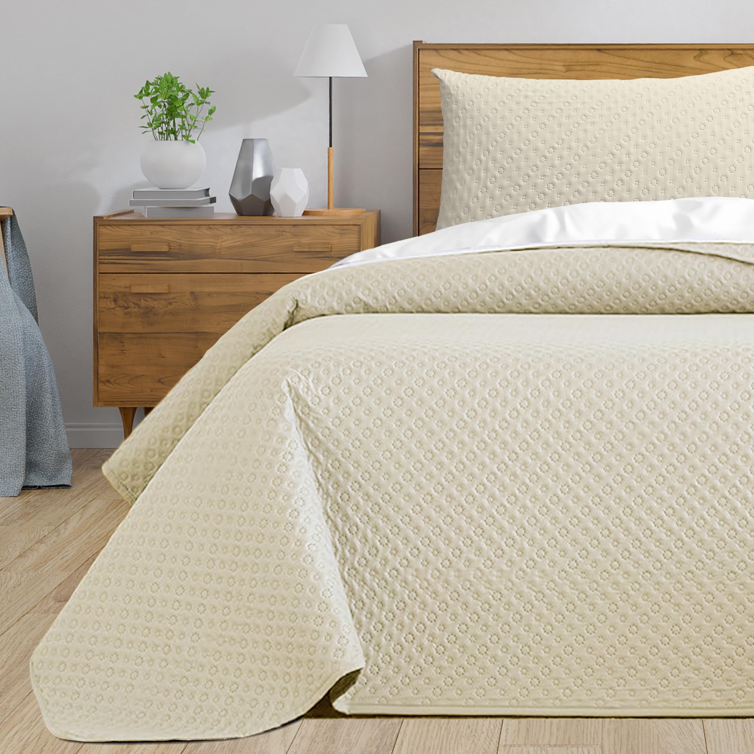 HOMEYA - Colcha bouti para Verano y Entretiempo, 100% Poliester, Colcha Cubre Cama Fina, suava, 250x265 Beige para Cama 150 con Dos Funda de Almohada