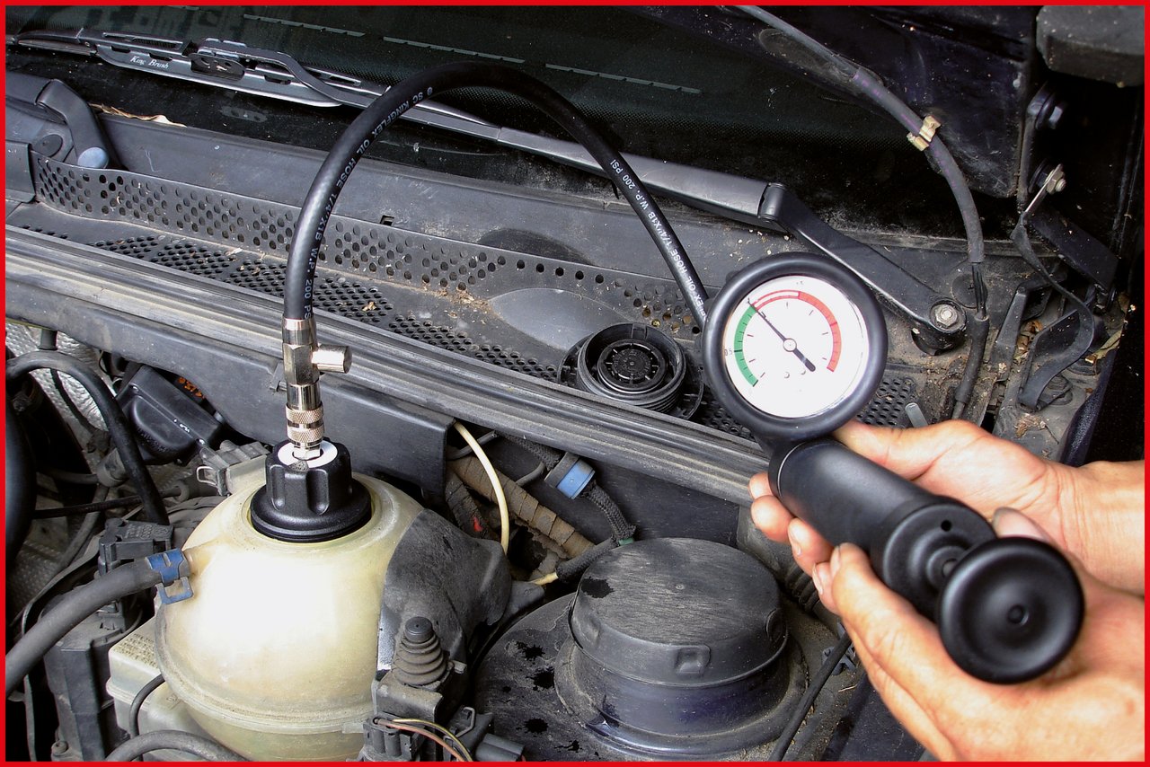 KS Tools 150.1930 - Kit de Diagnostic de Système de Refroidissement - Detecteur de Fuite d’Eau à Détection Rapide - Kit Idéal pour Tester l’Étanchéité du Système de Refroidissement et de Chauffage