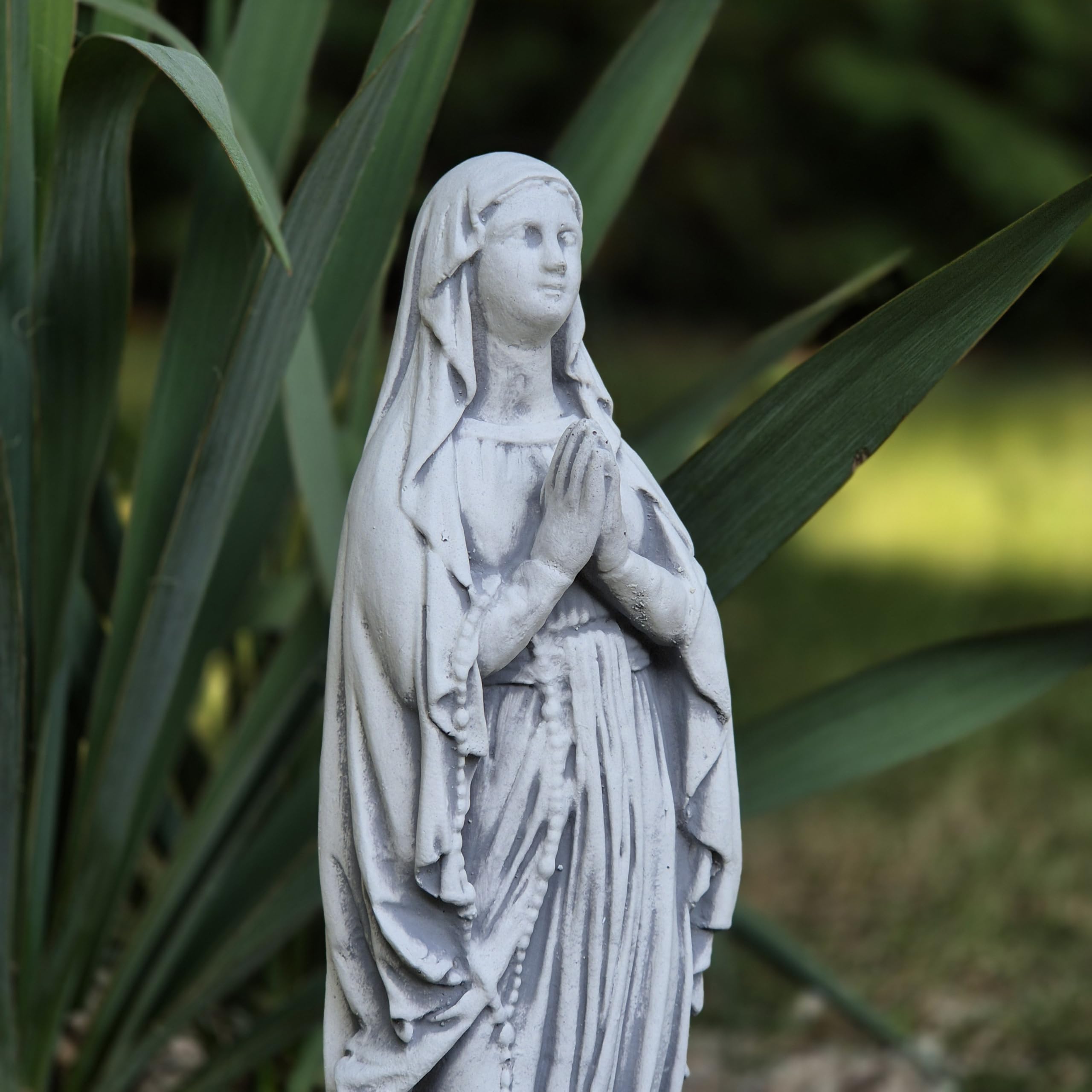 FABRIQ Madonna Statue de Vierge Marie en pierre coulée de 38 cm, 2 kg, résistante aux intempéries et peinte à la main, figurine de Vierge catholique pour jardin, église et maison