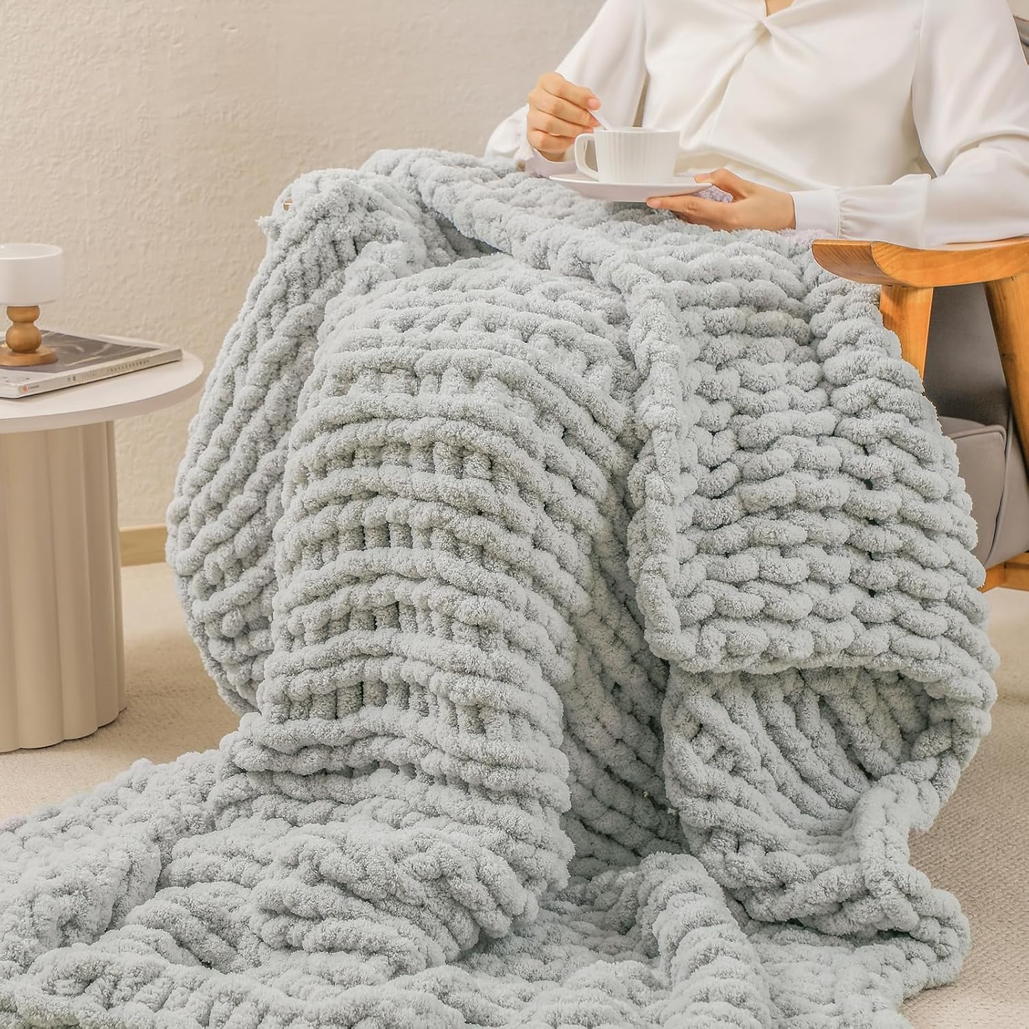bearberry Chunky Knit Throw Blanket 50x60 Inches Handmade, Soft Jumbo Chenille Yarn with Cable Rope Knot Design | Thick Cozy Large Blanket for Couch, Sofa, Bed & Living Room Home Decor | Green