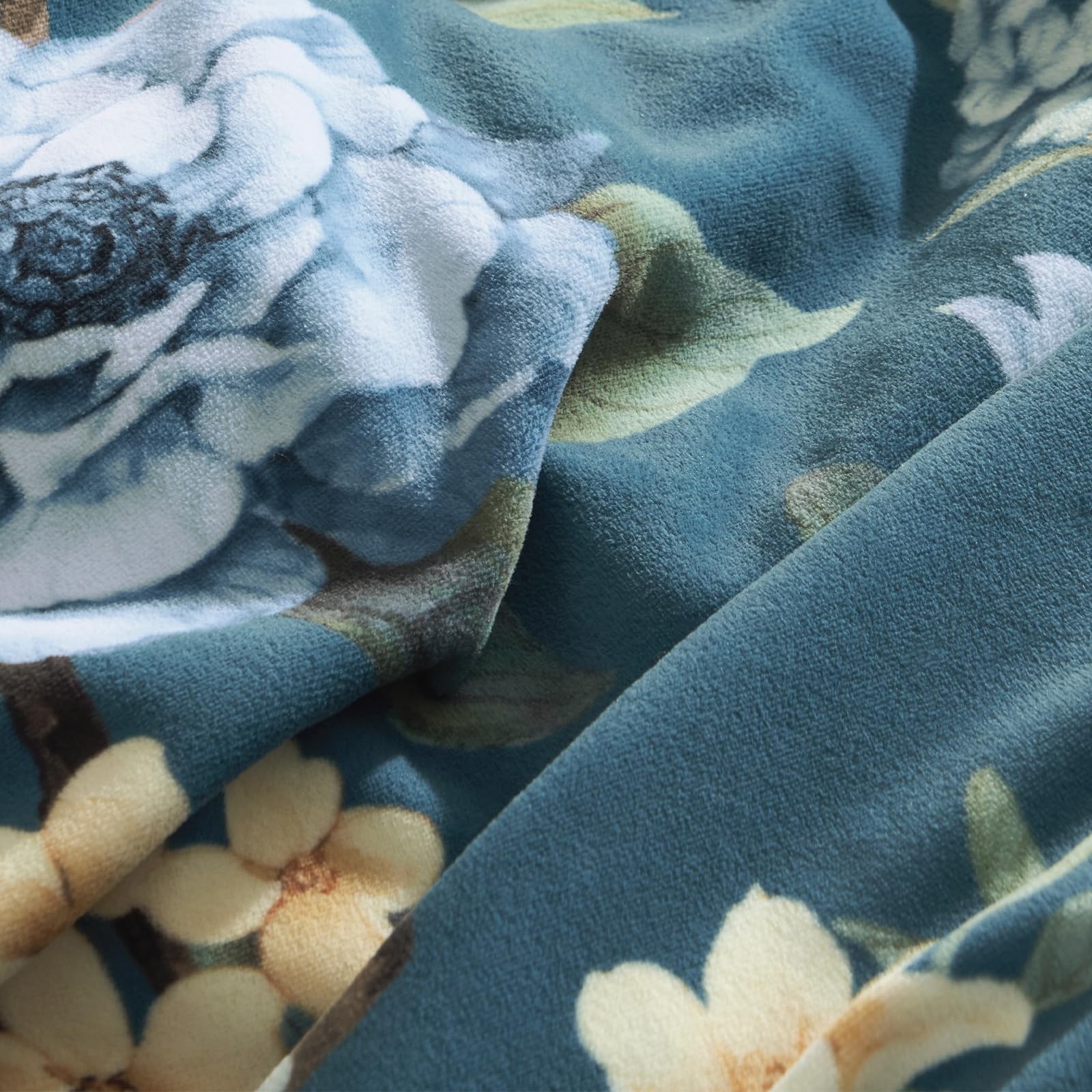 phf velvet duvet cover set king size, super soft & lightweight 3 piece floral comforter cover set (no filling), botanical print duvet cover with pillow shams, stylish farmhouse style, 104" x 90", blue