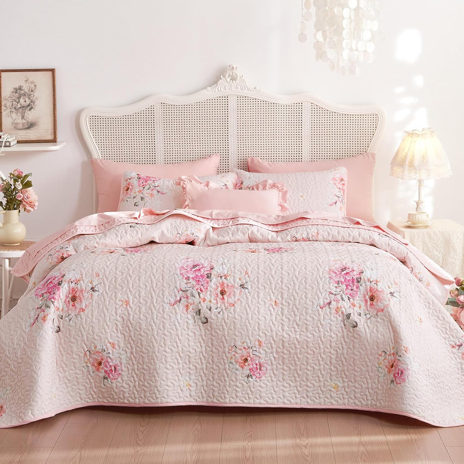 Wake In Cloud - Shabby Chic Quilt Set, Floral Coquette Cottagecore Farmhouse Vintage Flowers, for Women Teen Girls, Reversible Lightweight Bedspread Coverlet, 3 Pieces, Light Pink, Queen/Full Size image 2