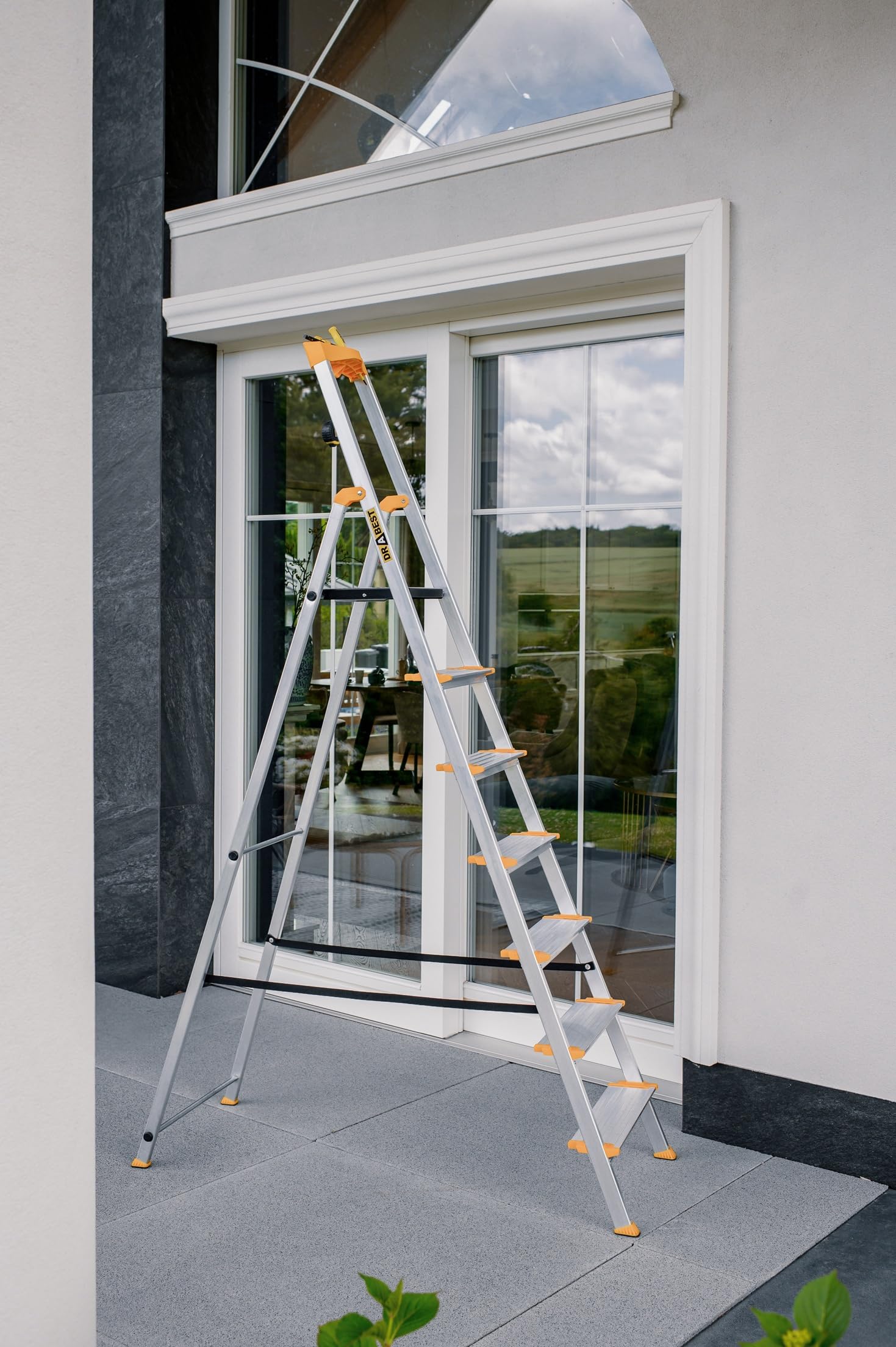 DRABEST Escabeau 7 Marches Pliable - Échelle en Aluminium - Escabeau Pliant avec Porte-Outils et Marches Extra Larges 120 mm avec Surface Antidérapante - Capacité de Charge 150 kg