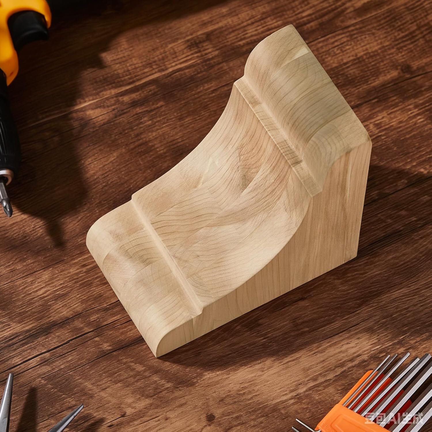 2 Pcs Wood Corbels Wooden Shelf Brackets 3.5'' W x 5 1/2'' D x 5 1/2'' H Unfinished Paintable Bracket with Hanging Hook for Doorway Countertop Kitchen Cabinet Book Shelves (Cedar Wood)