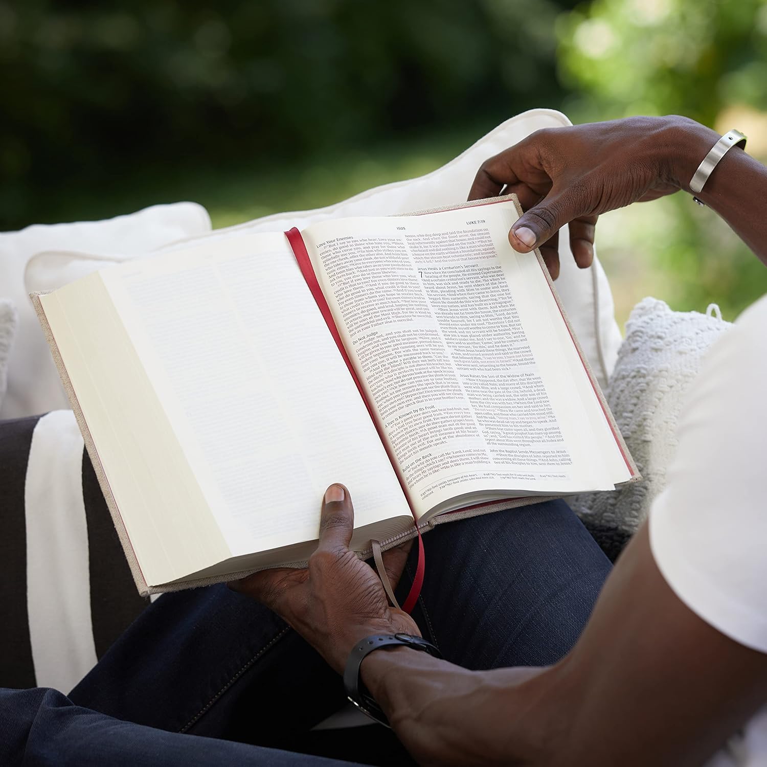 NKJV, Interleaved Bible, Journal Edition, Hardcover, Blue, Red Letter, Comfort Print: The Ultimate Bible Journaling Experience