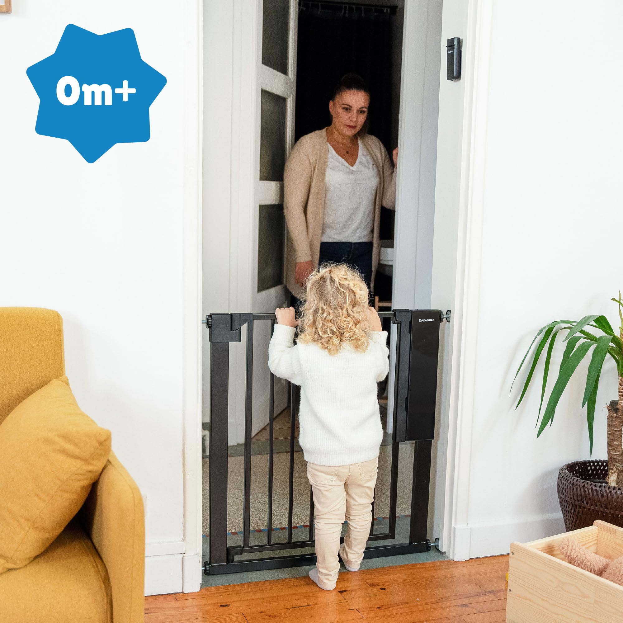 Badabulle Puerta de Seguridad Infantil Safe&Pass - Desbloqueo automático - Desbloqueo por Sensor a tamaño Adulto - Sistema de fijación a presión - para Aberturas Entre 75 y 81,5 cm