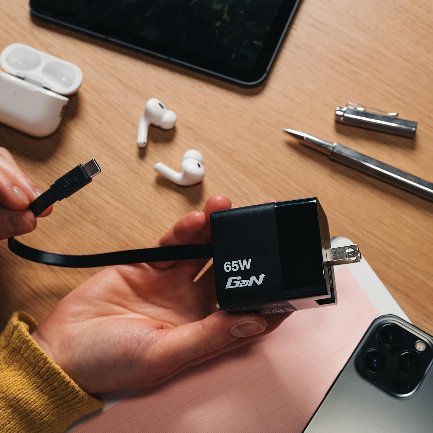 Verbatim GaN Wall Charger 65W Retractable Cable 1x USB-C Ports PD 3.0 (PPS) up to 65W 1x USB-A Port QC 3.0 up to 60W