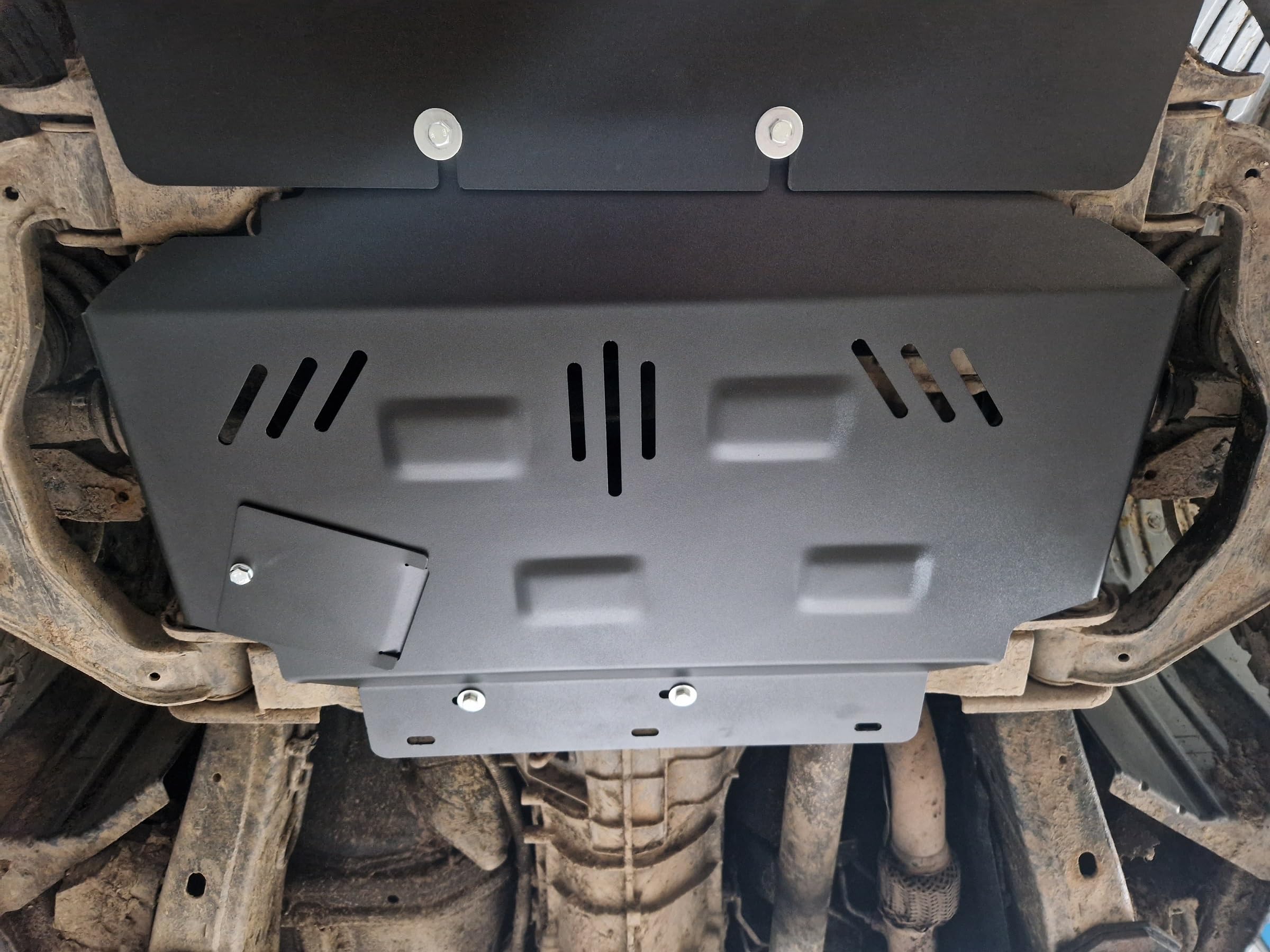 Protección metálica bajo motor compatible con Nissan Pathfinder - (2005-2015)