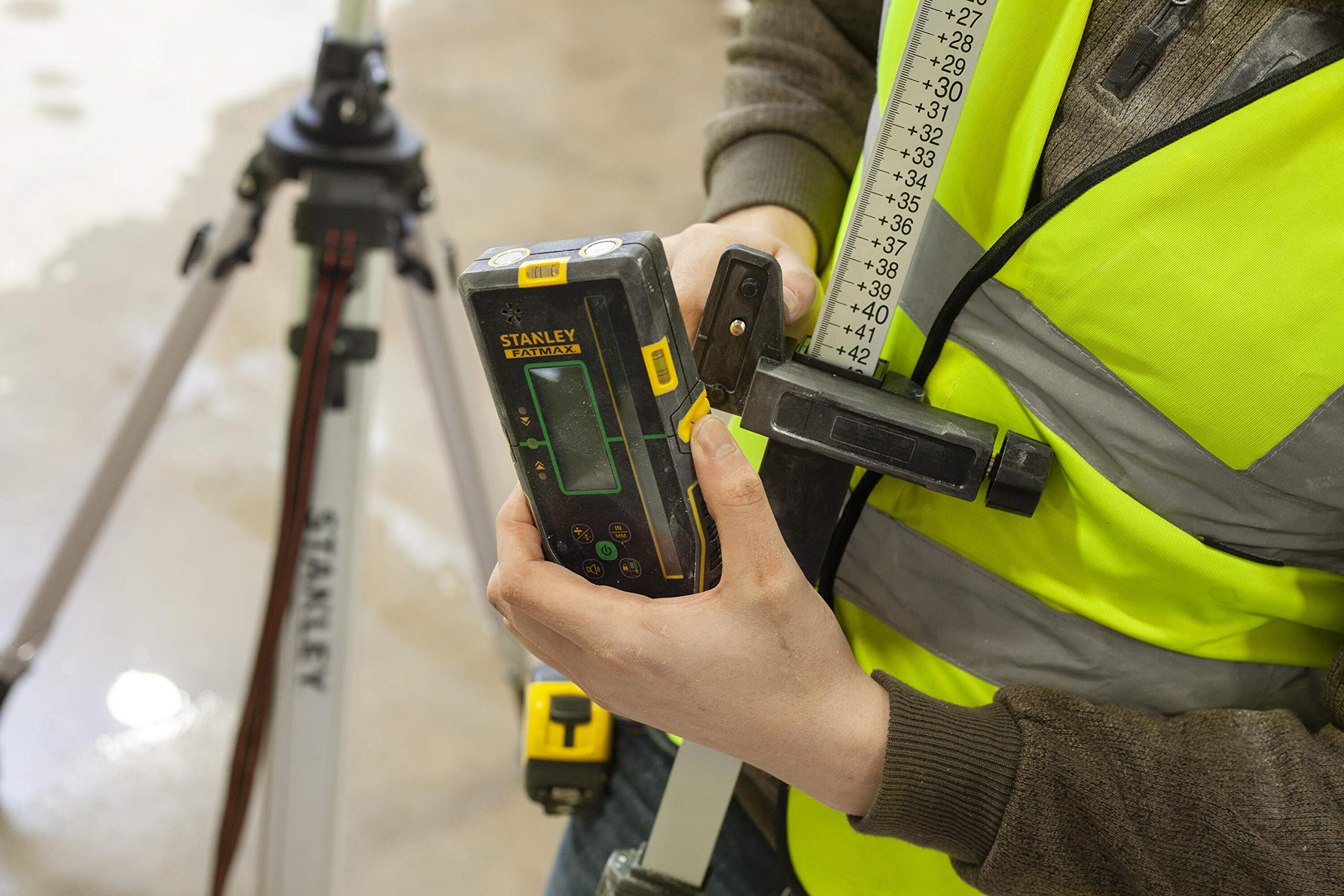 STANLEY FMHT77653-0 FatMax Rotante (per Laser Verde, Ampio Campo di Lavoro: Ø 600 m, Raggio 300 m, 2 Livelli di precisione, Finestra Ricevitore Extra Large, Nero/Giallo, Radius