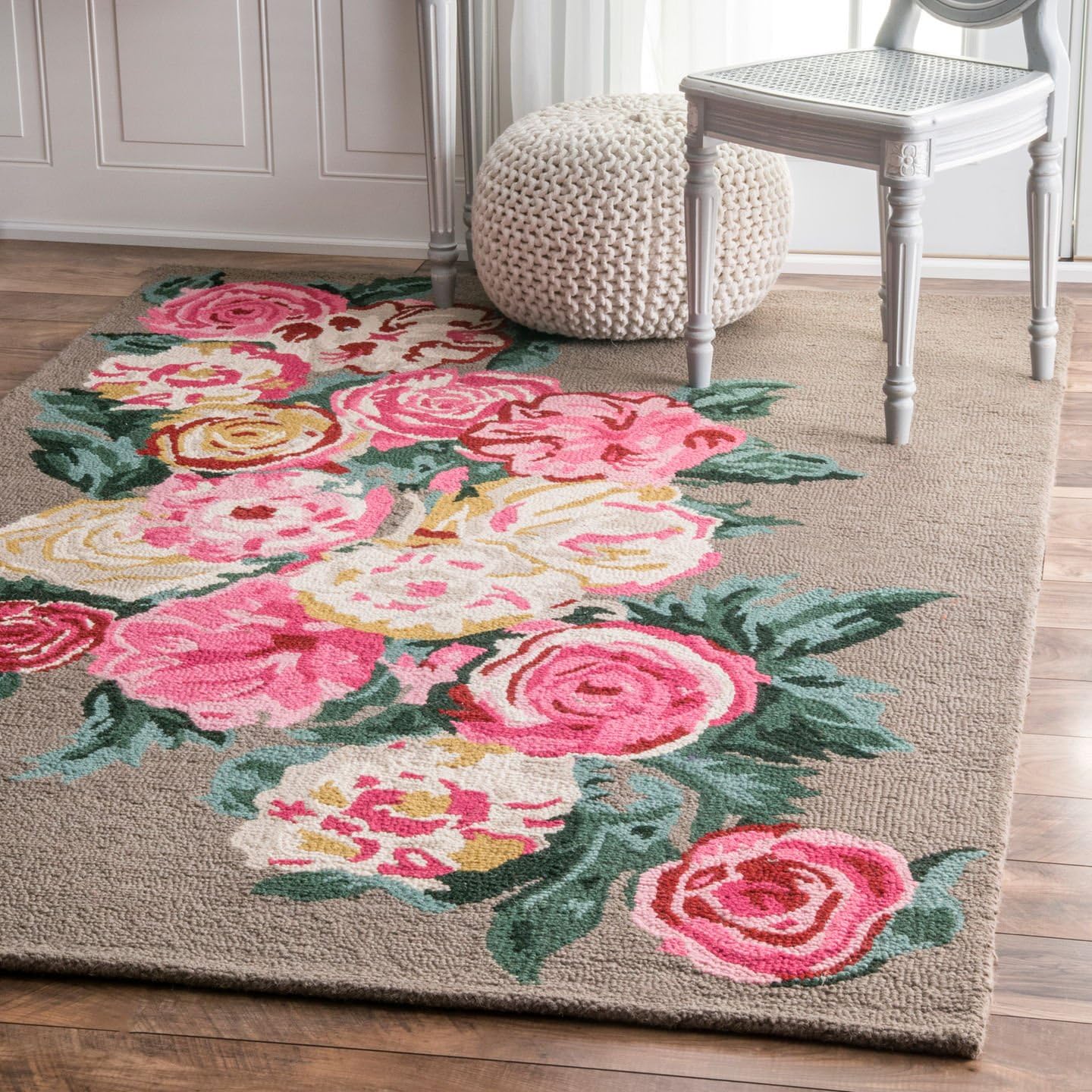 Amazon.com: nuLOOM Hand Hooked Rose Bouquet Area Rug, 5x8, Light Brown ...