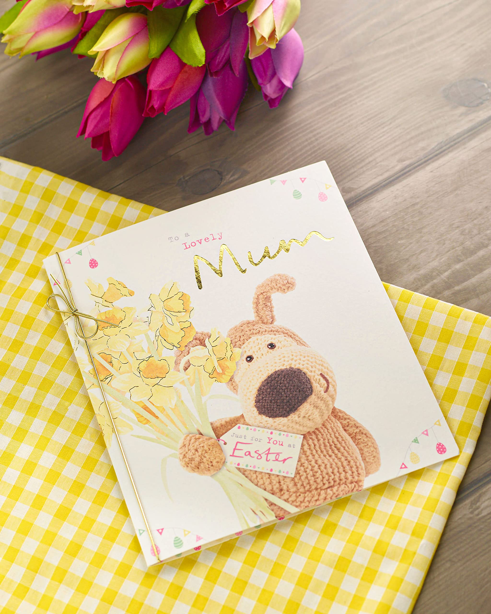 Muttertagskarte Von UK Greetings – Boofle Klettert Eine Leiter Zum Herzkranz | Süße Karte Für Ehefrau & Mama