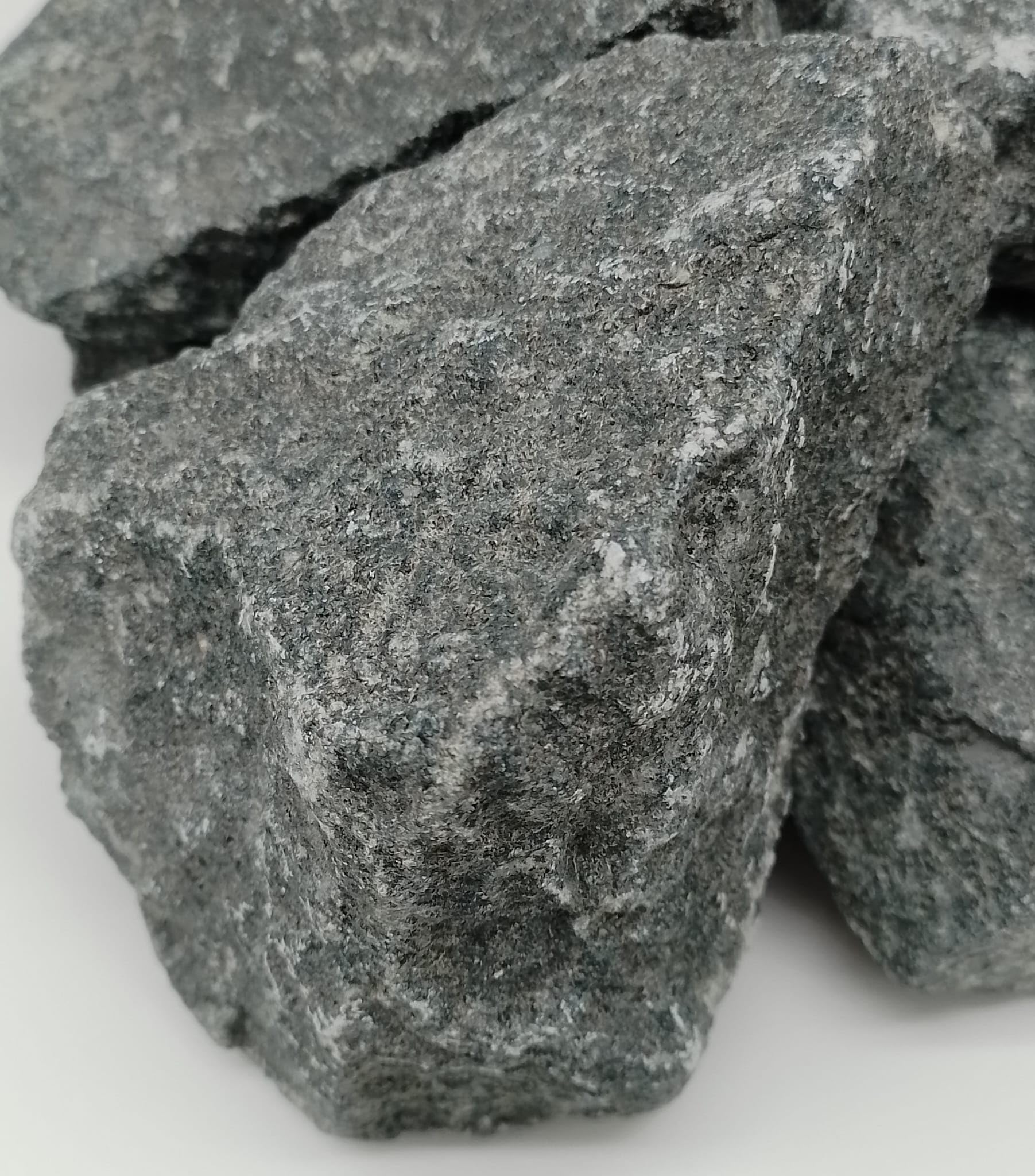 Saunasteine 20 kg Olivine-Diabase Super XXL Größe 13cm bis 20 cm Schadstofffrei, Hand ausgewählt Sauna Aufgussmittel geeignet für Elektro- oder Holzsaunaöfen Saunazubehör TÜV geprüft Asbest frei