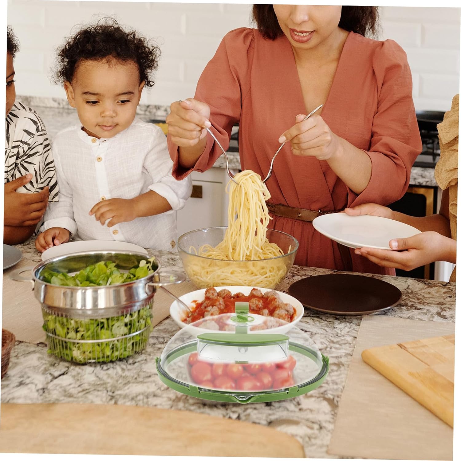 Microwave Plate Cover High Temperature Food Dish Splatter Guard with Handle for Cooking Bacon Beef Keeps Food Fresh and Flavorful