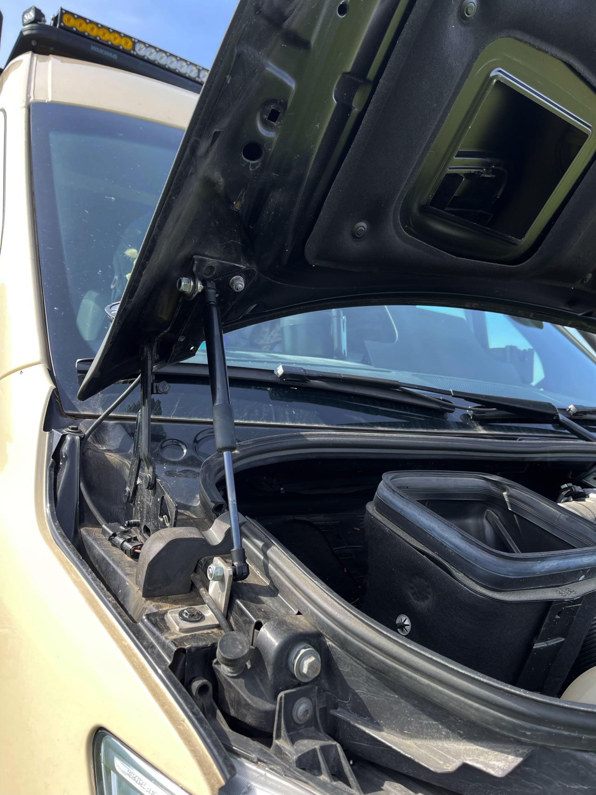 Vérins À Gaz Amortisseurs Capot Moteur Pour Mercedes Sprinter W907 / W910 VS30