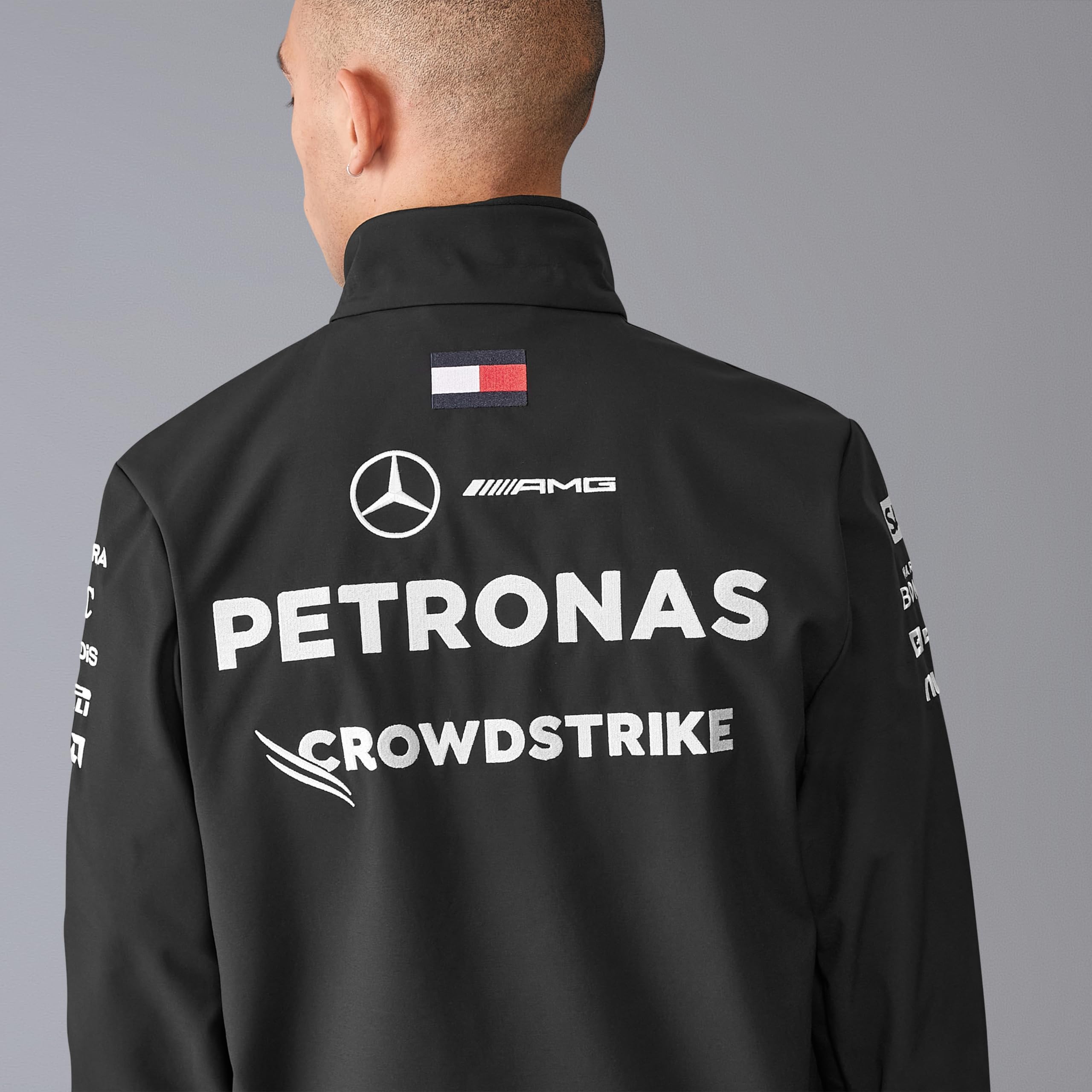 Mercedes AMG Petronas Chaqueta Softshell del equipo F1 2024 para hombre - Negro - Tamaño: XXL