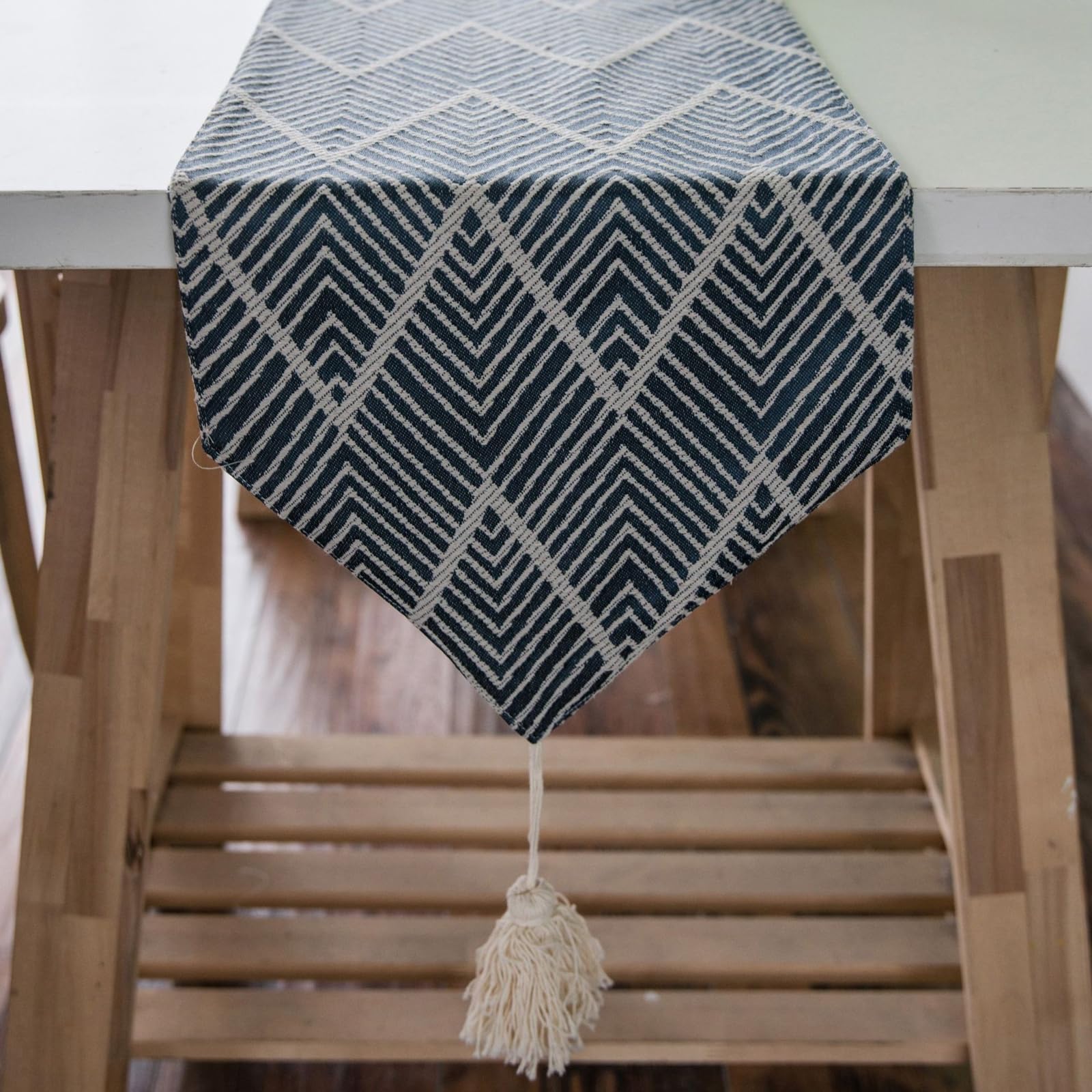 Marineblau Tischläufer Polyester Baumwolle, Esstisch Tischläufer Abwaschbar Dreieckrand Jacquard Welle Gestreift Muster mit Quasten Tischdecke für Küche Dekor, 30x220 cm, Marineblau