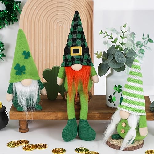 Miniatura 5 de DAZONGE Decoraciones del día de San Patricio, 3 gnomos de trébol de felpa para bandeja escalonada, mantel de mesa, decoración del día de San