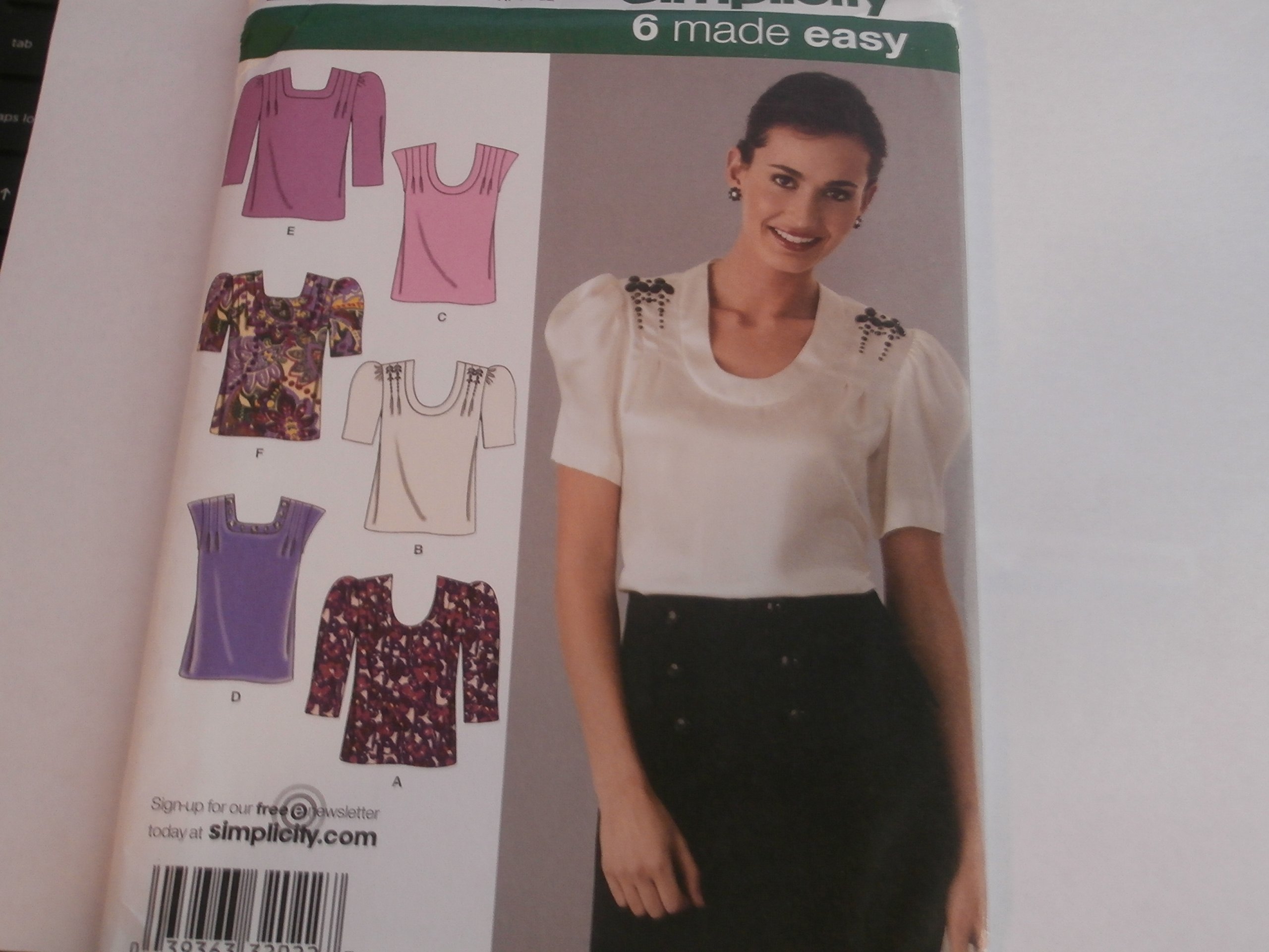 Patron de couture haut femme avec variantes d'encolures et manches taille 44-50