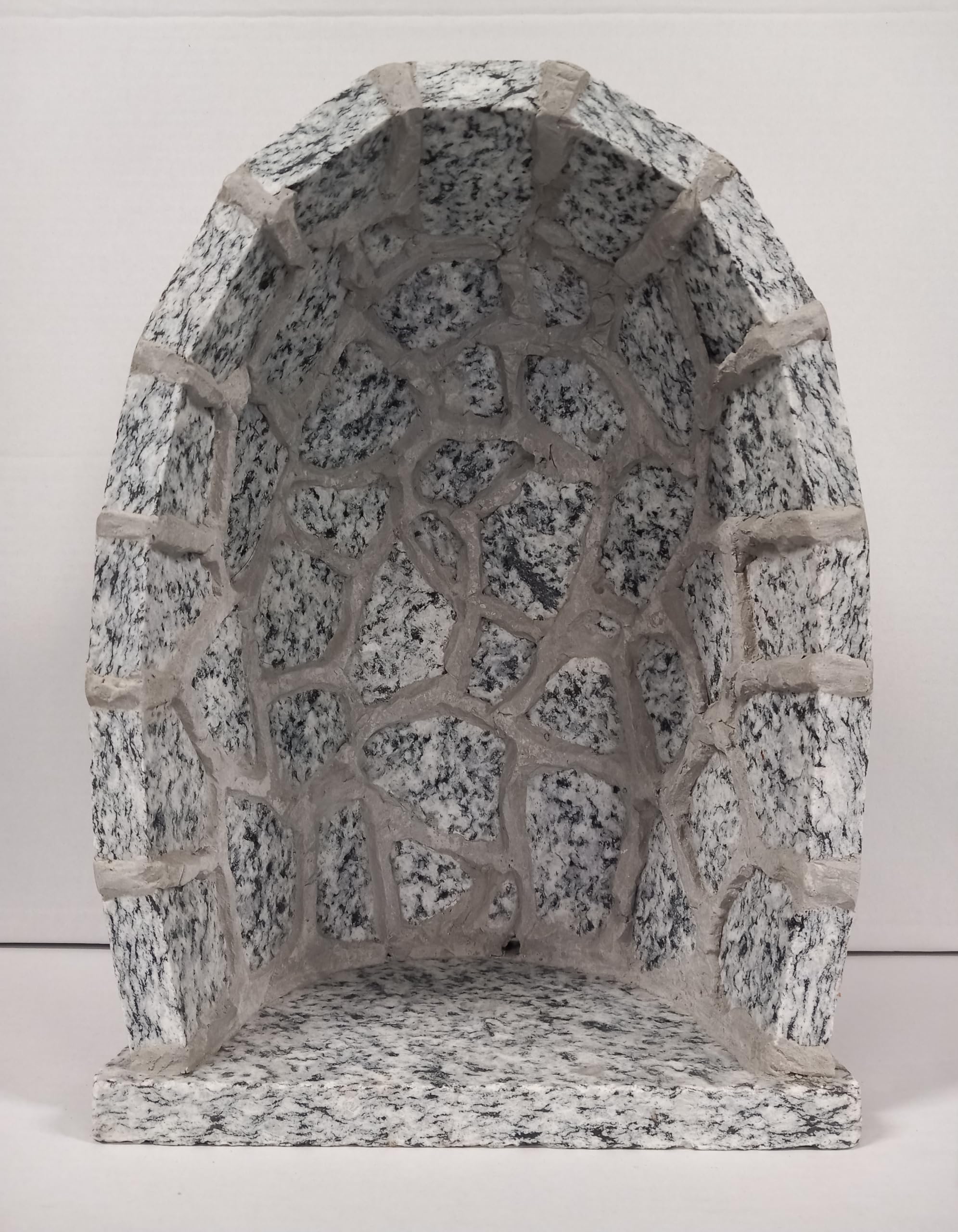 Generico ArteSacraCaravaggio Grotta artigianale in granito grigio cm 37 x 27 con statua della Madonna Miracolosa cm 30 in marmo resina di produzione artigianale italiana, per esterni