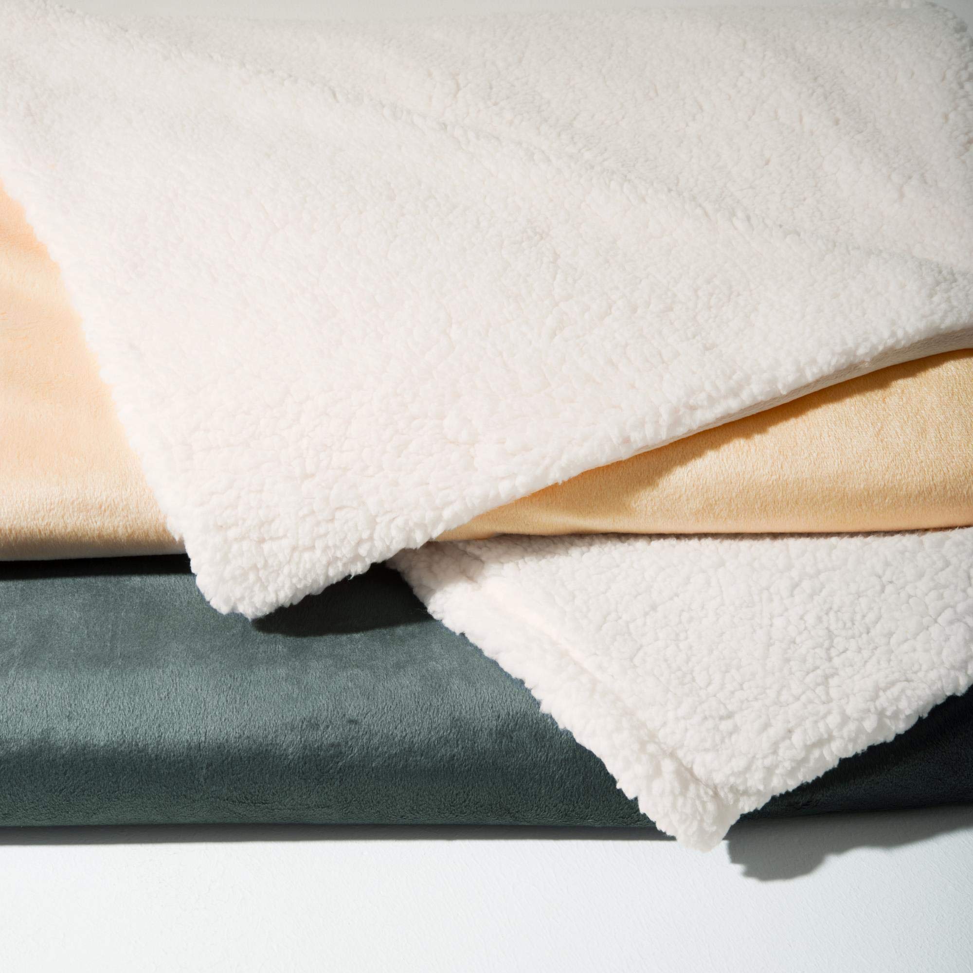 aqua-textil Arctic Bettwäsche 135 x 200 cm Lammfell Optik Bettbezug Nicki Fleece Bezug mit Reißverschluss grau