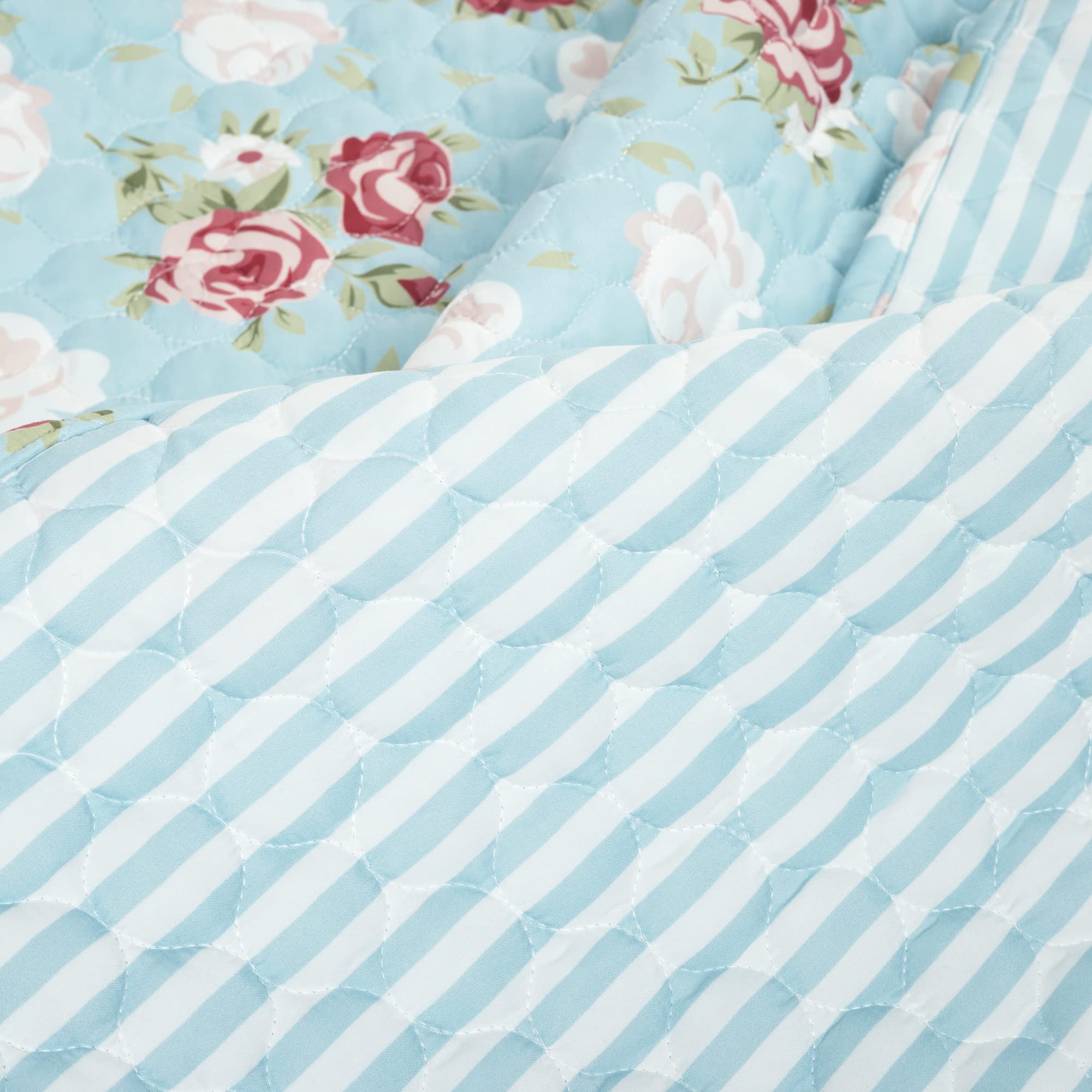 Lush Décor Cottage Core Ariana Flower Reversible Oversized 3-Piece