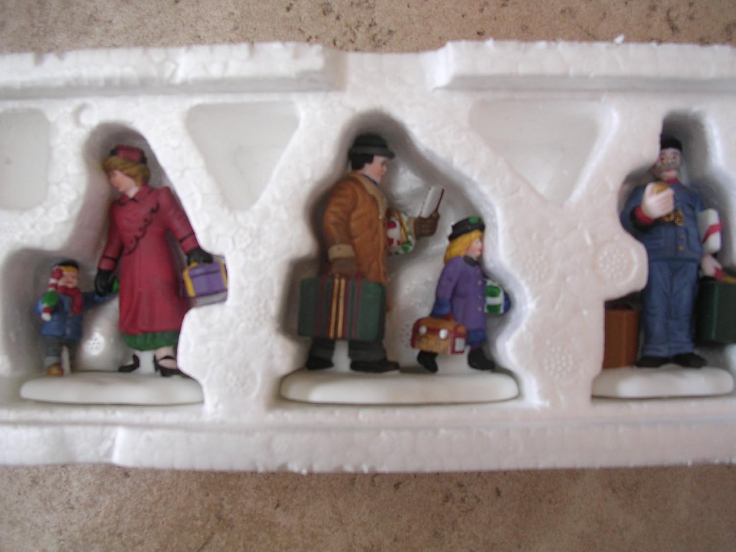 Department 56 Heritage Village Collection ; Christmas in the City ; Going Home for the Holidays Set of 3 ; Handpainted Porcelain Accessories #58896