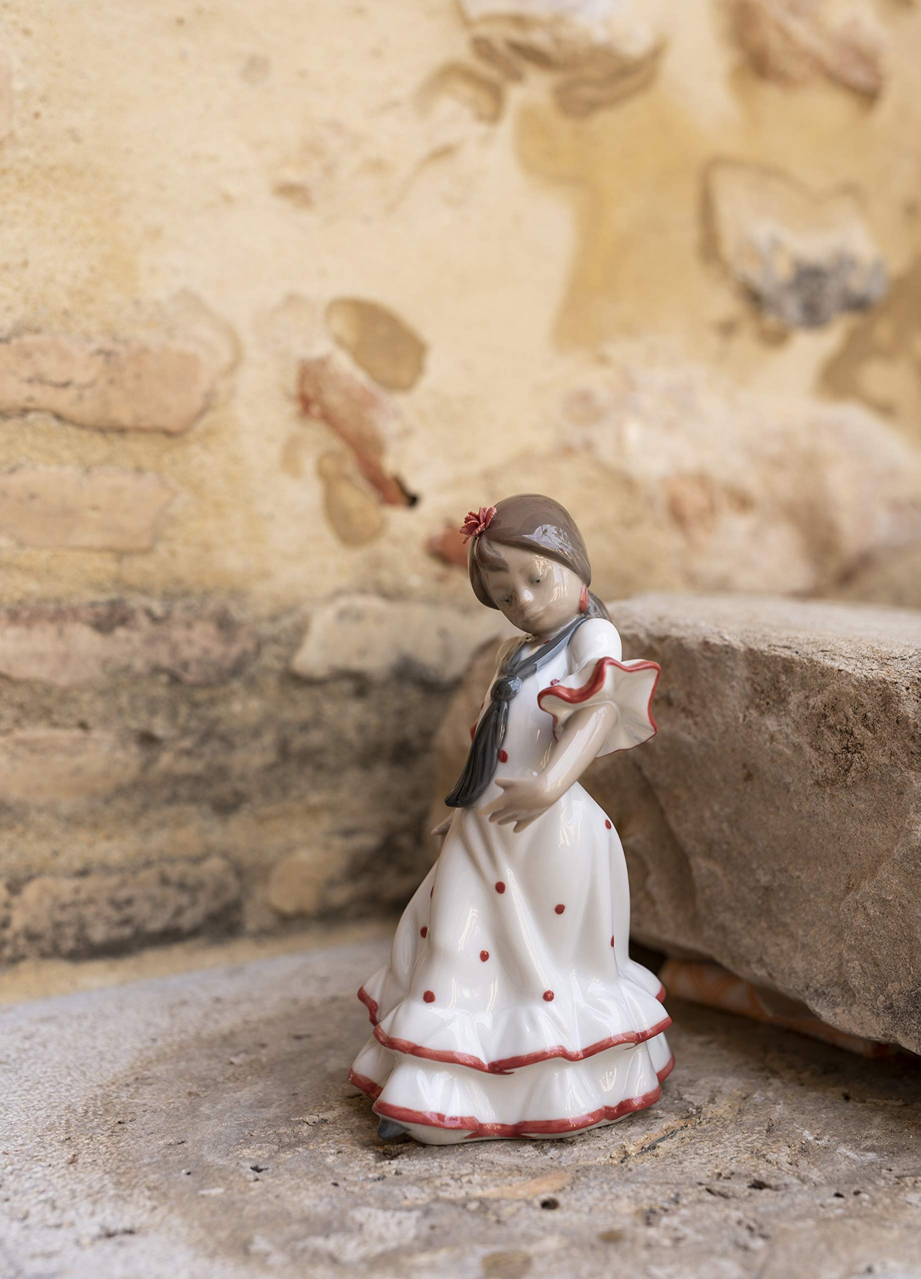 Amazon.com: LLADRÓ Juanita Flamenco Dancer Girl Figurine. Red