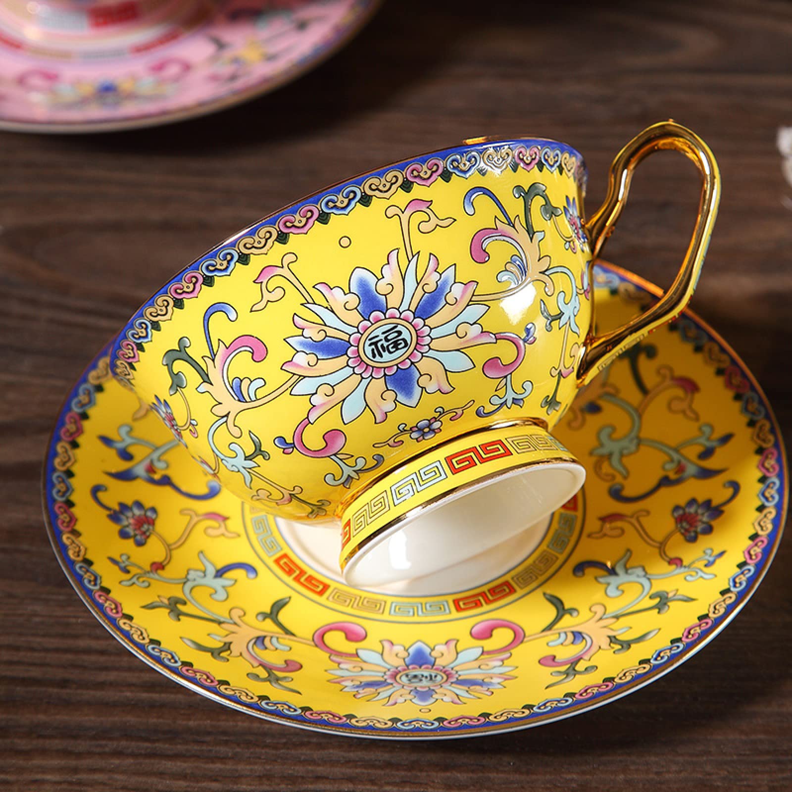 Set di tazze da tè e piattino in ceramica stile cinese Crisantemo giallo in ceramica Set di tazze da caffè e piattino, tazza di succo di latte Piatto regalo di compleanno per ufficio e casa