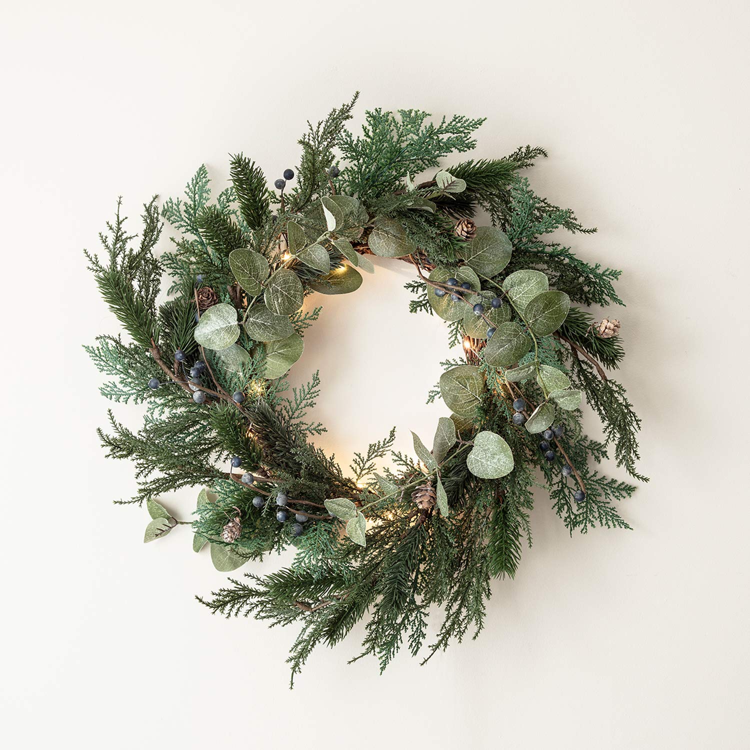 Lights4fun 40cm Pre Lit Artificial Foliage Berry & Pinecone Christmas Wreath for Front Door Indoor Wall Decoration