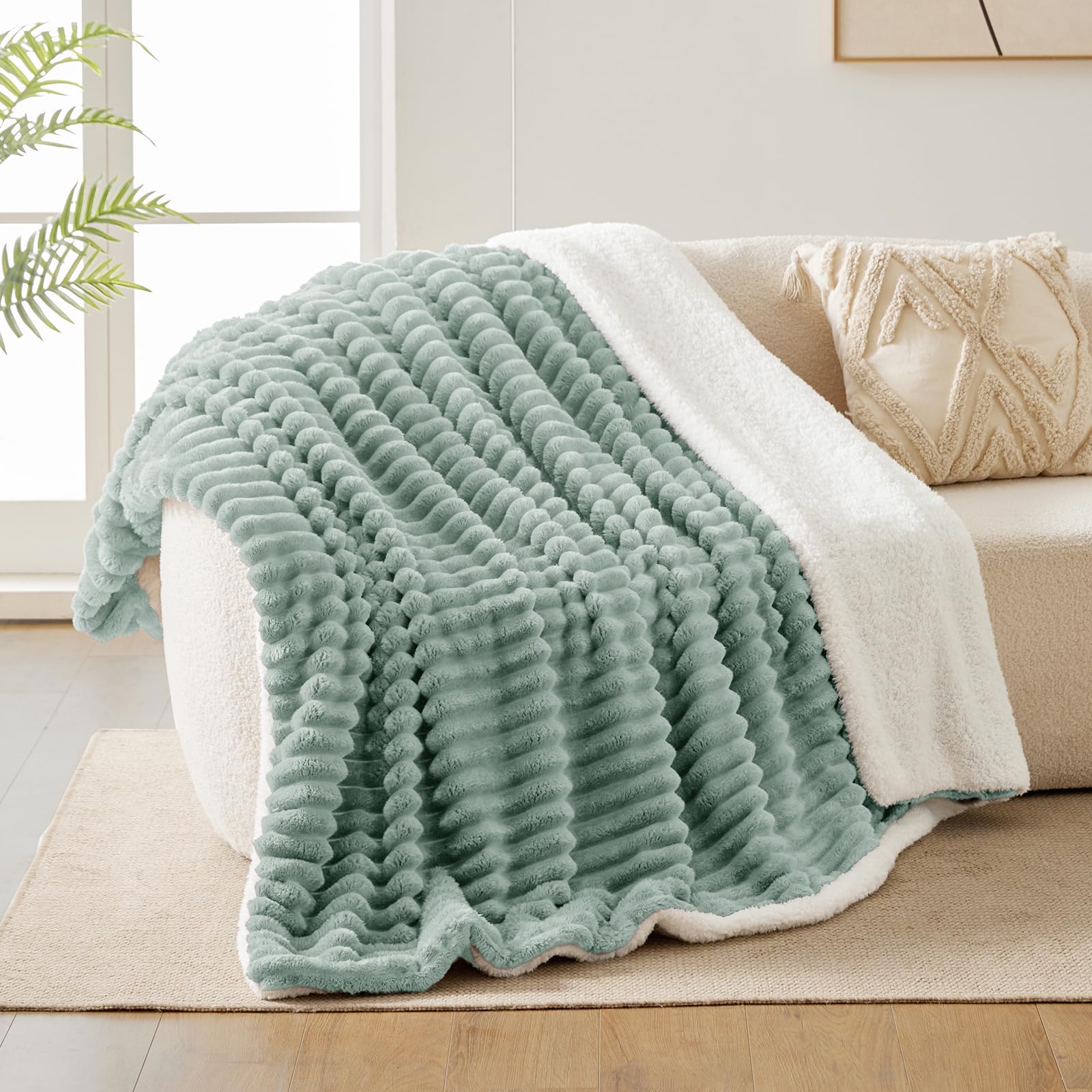 WAVVE Manta Sherpa Franela Reversible para Cama 135/150, Manta Polar con Cordón para Sofá, Grande 240 x 220 cm, Sobrecama Suave, Caliente, Transpirable para Invierno(Verde Claro)