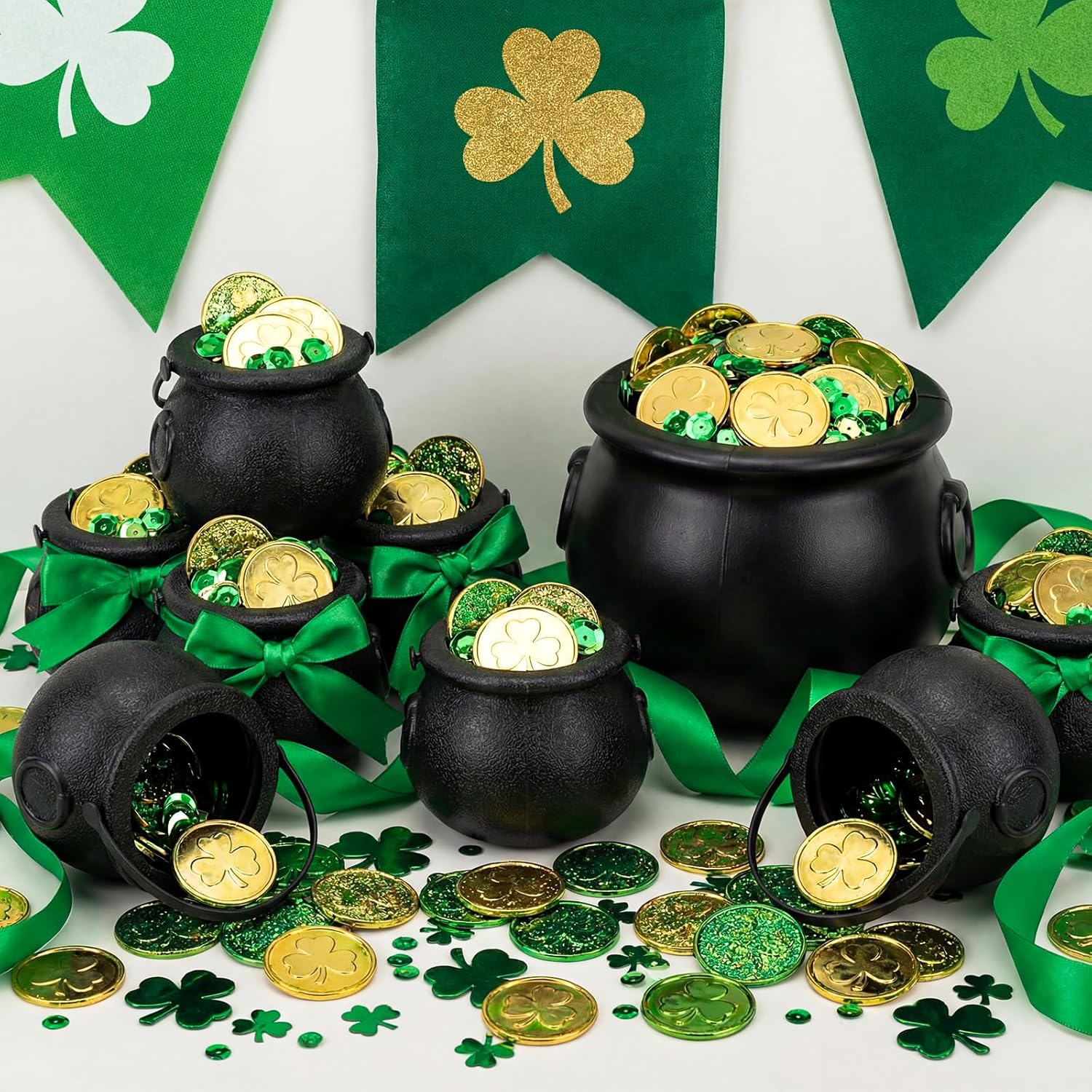 Bucherry 26 Pcs St. Patrick's Day Cauldron, 2 Large Pot of Gold Bucket 24 Mini Cauldrons Bucket, Plastic Cauldron Bowl with Handle Lucky Leprechaun Kettle for St Patrick Witch Party Decorations(Black)