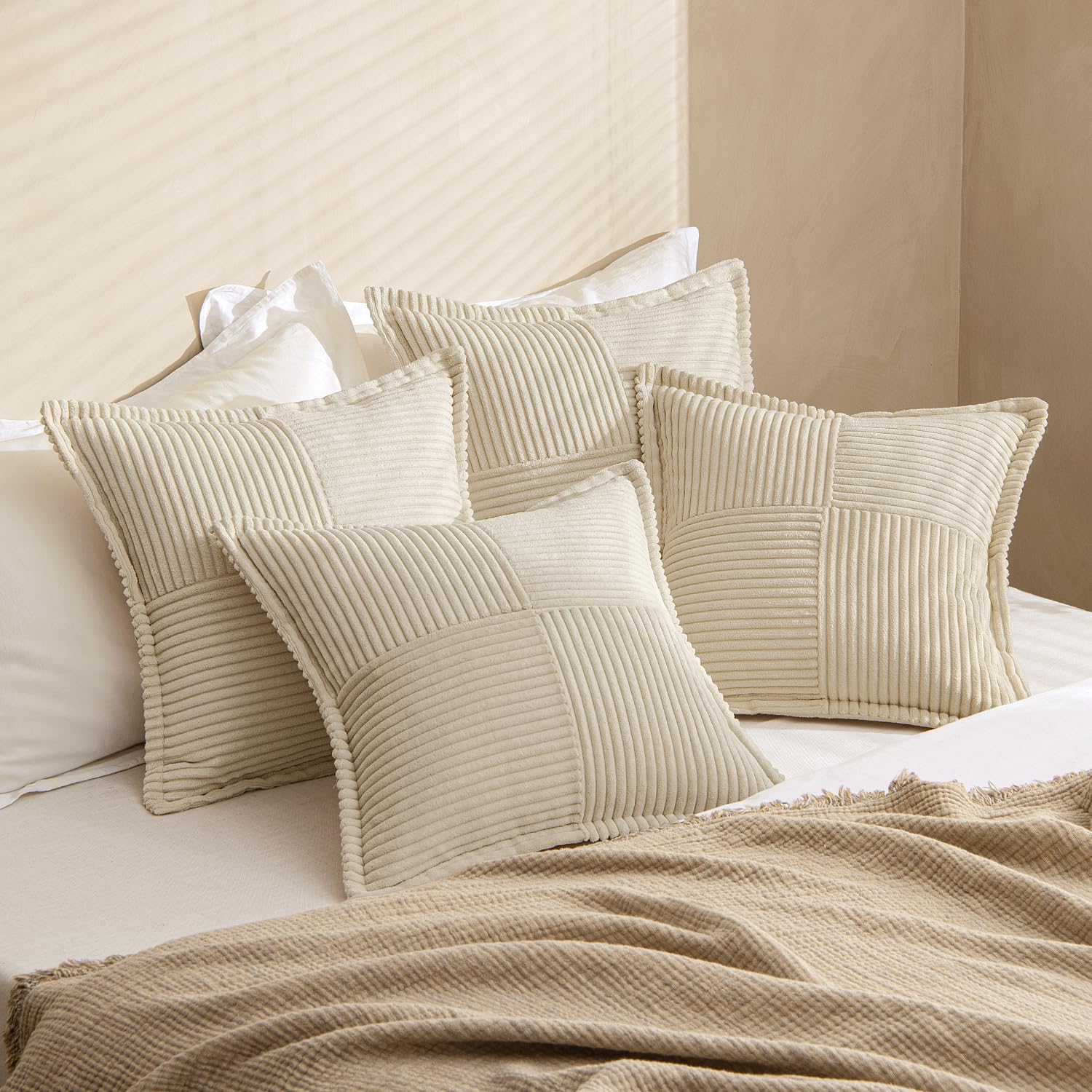 MIULEE 4er Set Kissenbezug 50×50cm Kordsamt Biese Patchwork Beige Serie – Ansicht 5