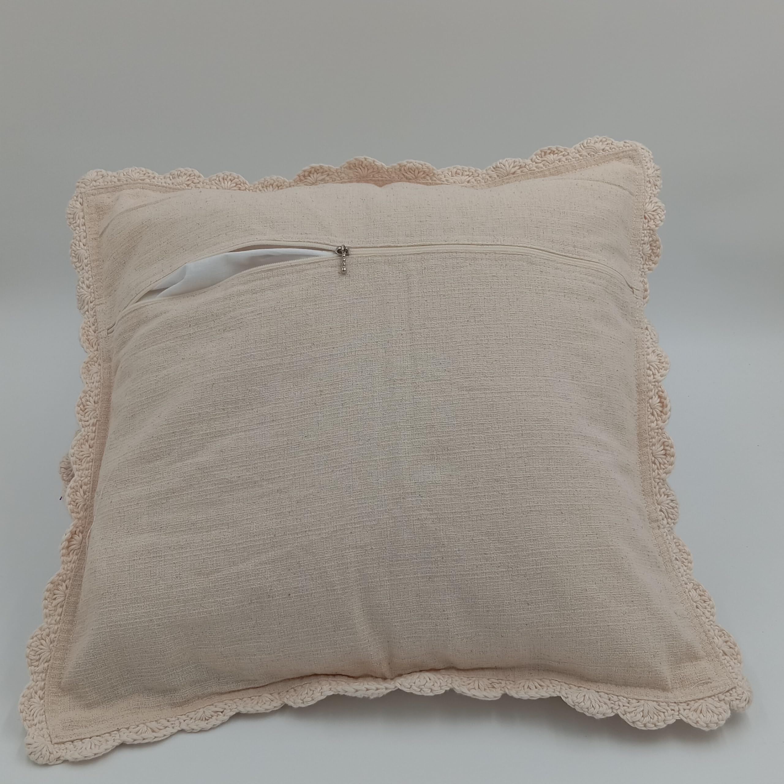 Kissenhülle gehäkelt mit Rosenmotiv 40x40 cm – Handmade Vintage Boho Sofakissen, handgefertigte Kissenhülle aus Wolle & Leinen, dekoratives Kissen ohne Füllung (rosa Rosen)