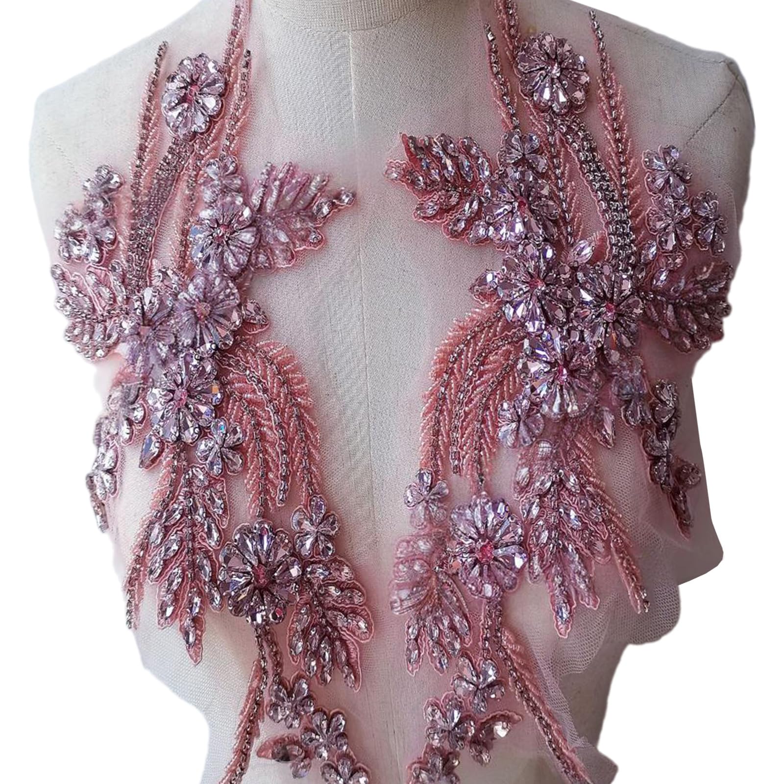 Patchs à coudre avec strass scintillants pour sublimer une robe de mariée haute couture