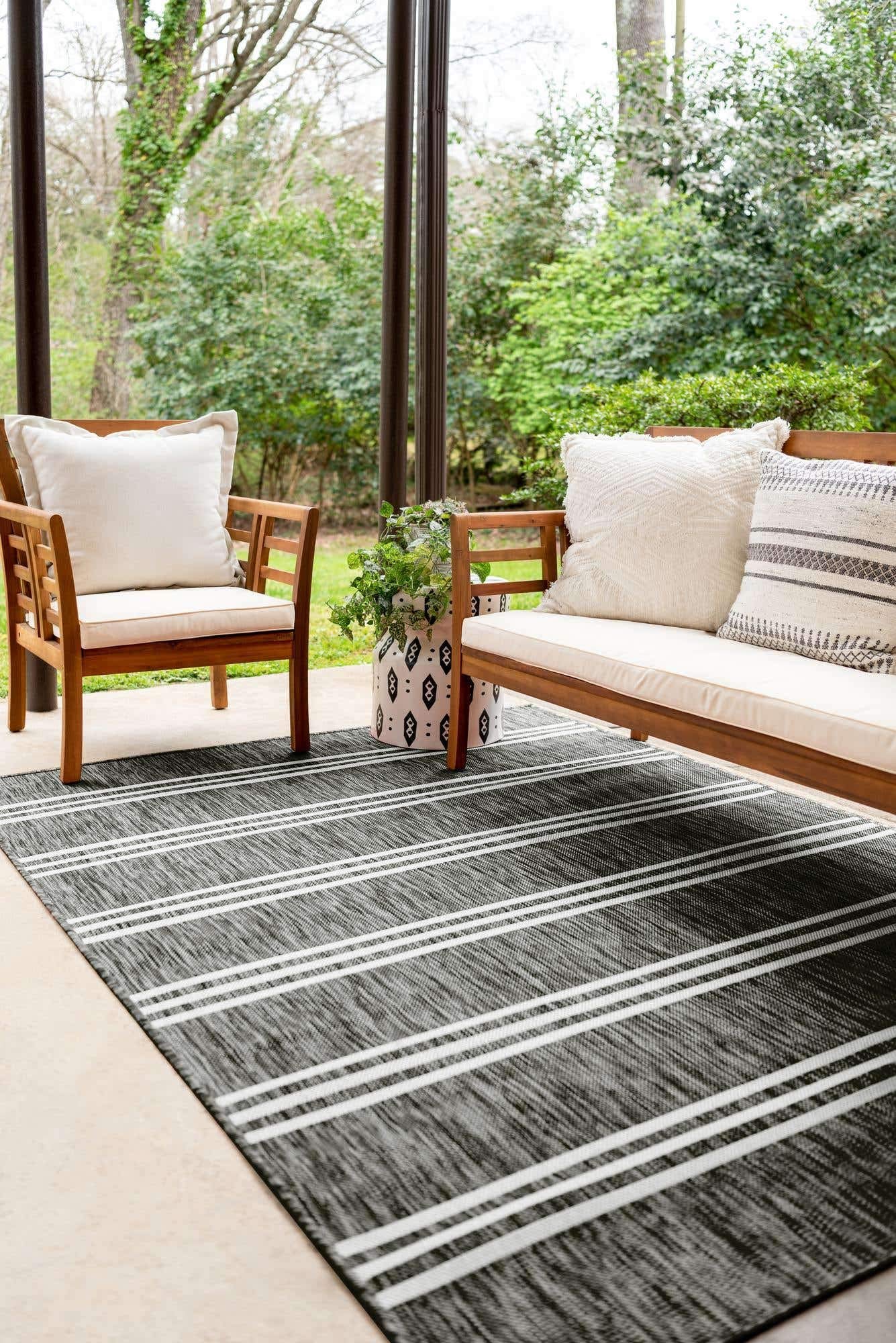 Unique Loom Outdoor Collection Area Rug - Anguilla (7' 10" x 10' Rectangle, Charcoal/ Ivory)
