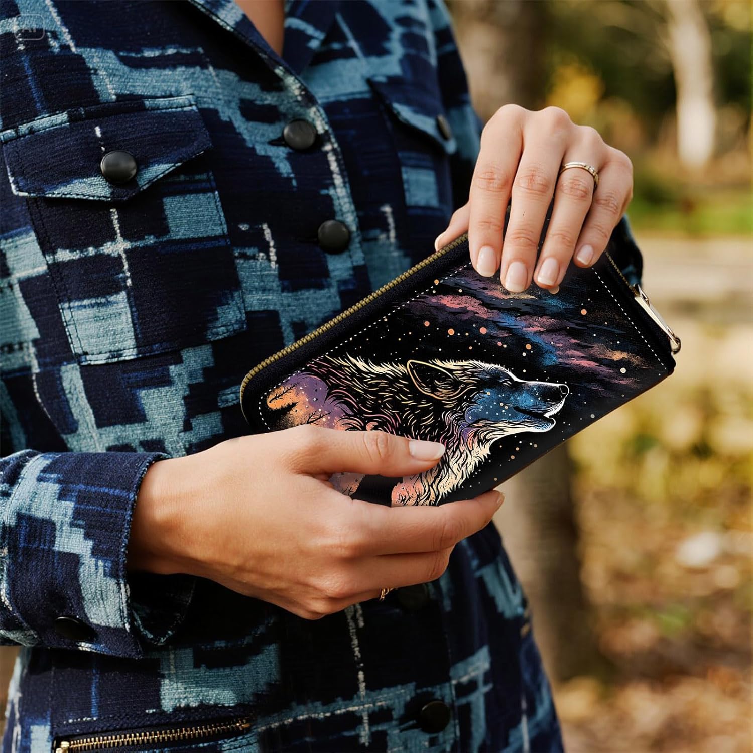 Women's RFID Blocking Zip Around Wallet with Detachable Wrist Strap, Large Capacity Credit Card Holder Organizer for Everyday Use,Galaxy Wolf - Image 5