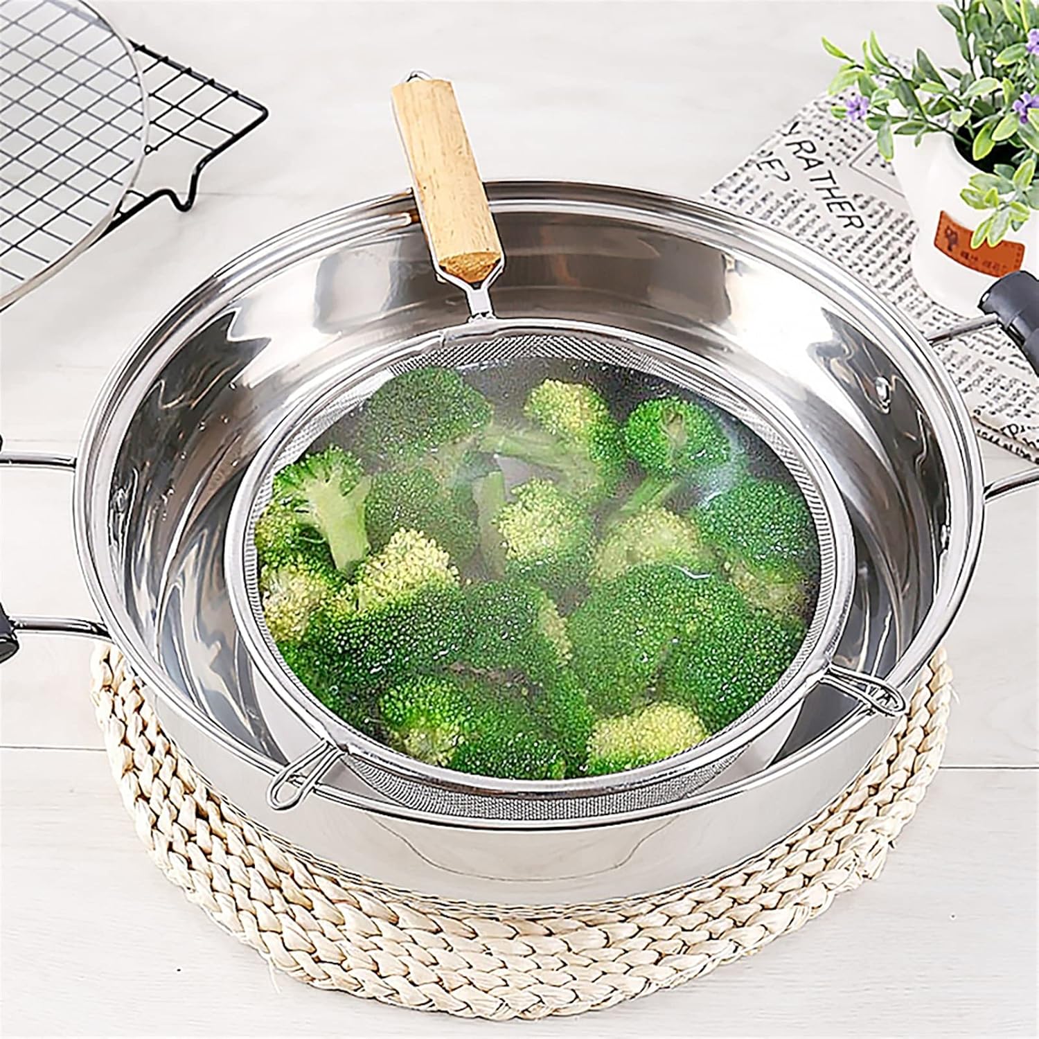Flour,Sifter Fine Mesh Food Strainer 304 Stainless Steel Colander Sieve with Wooden Handle for Fry Juice Rice Vegetable Fruit Soy-Milk Sieve Sieve