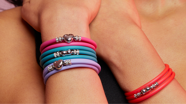 Macaron Toolate Women's Rubber Macaron Charm Bracelet with Symbol, Heart Star Charm Four Leaf Clover, Pastry Packaging – Made in Italy, Taglia Unica