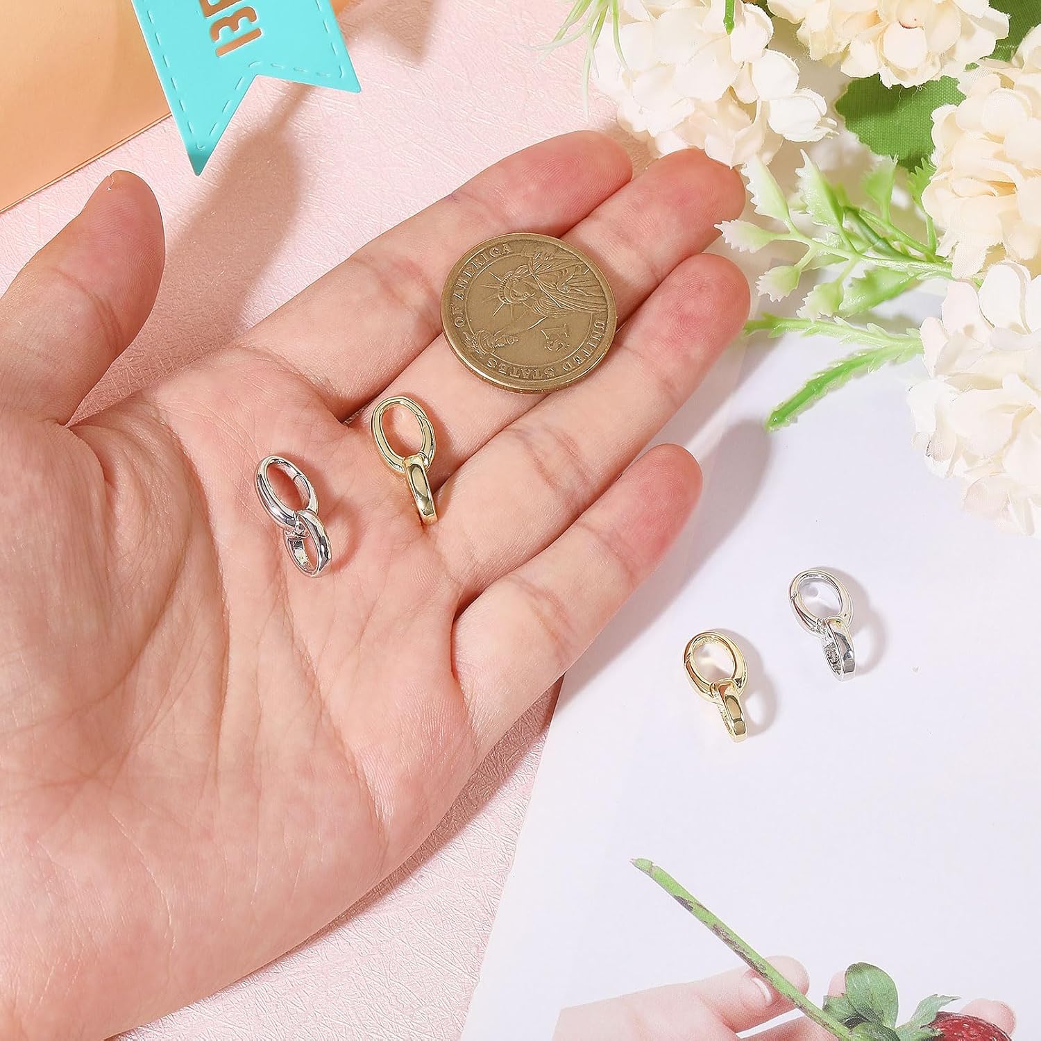 CHGCRAFT 4Pcs 2 Colors Brass Clasps Platinum Golden Charm Holder Pendant Flat Round Clasps Pendant Clasp for Necklace Jewelry Making Bracelet Clasps and Closures