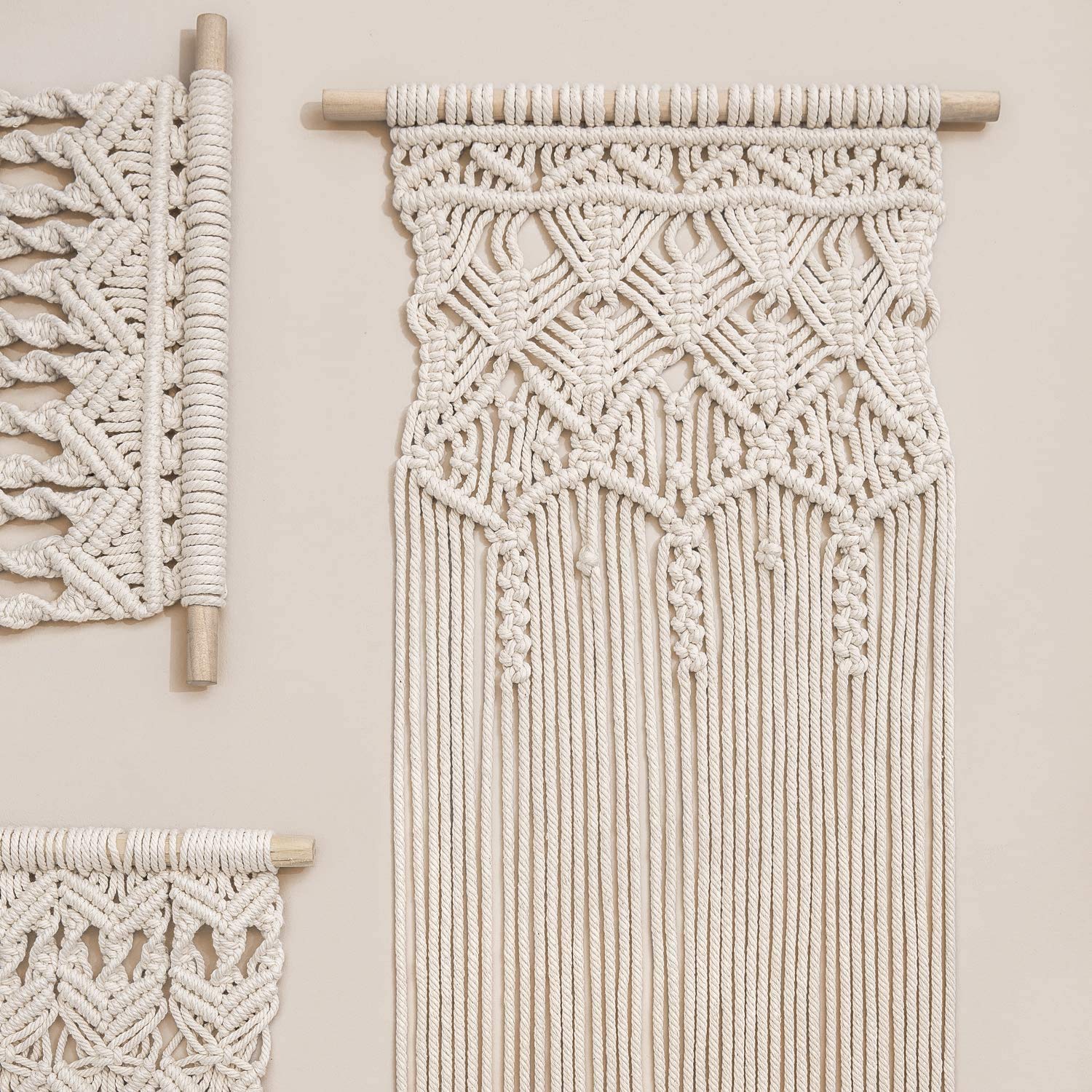 Mkouo 2 Pcs Macramé Woven Colgar en la pared Boho Chic Bohemian Home Geometric Art Decor - Hermoso apartamento de decoración dormitorio, 71cm (L) x 33cm (W)