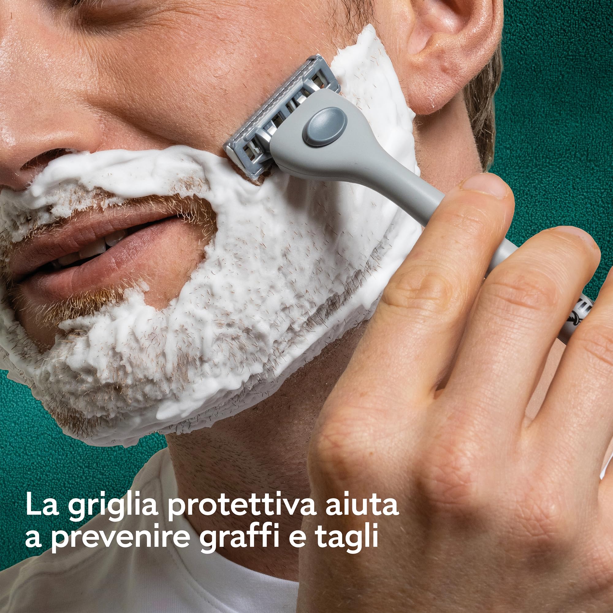 Wilkinson Sword Quattro, rasoio da uomo, formato convenienza, 4 lame rivestite in diamante, manico + 9 ricariche