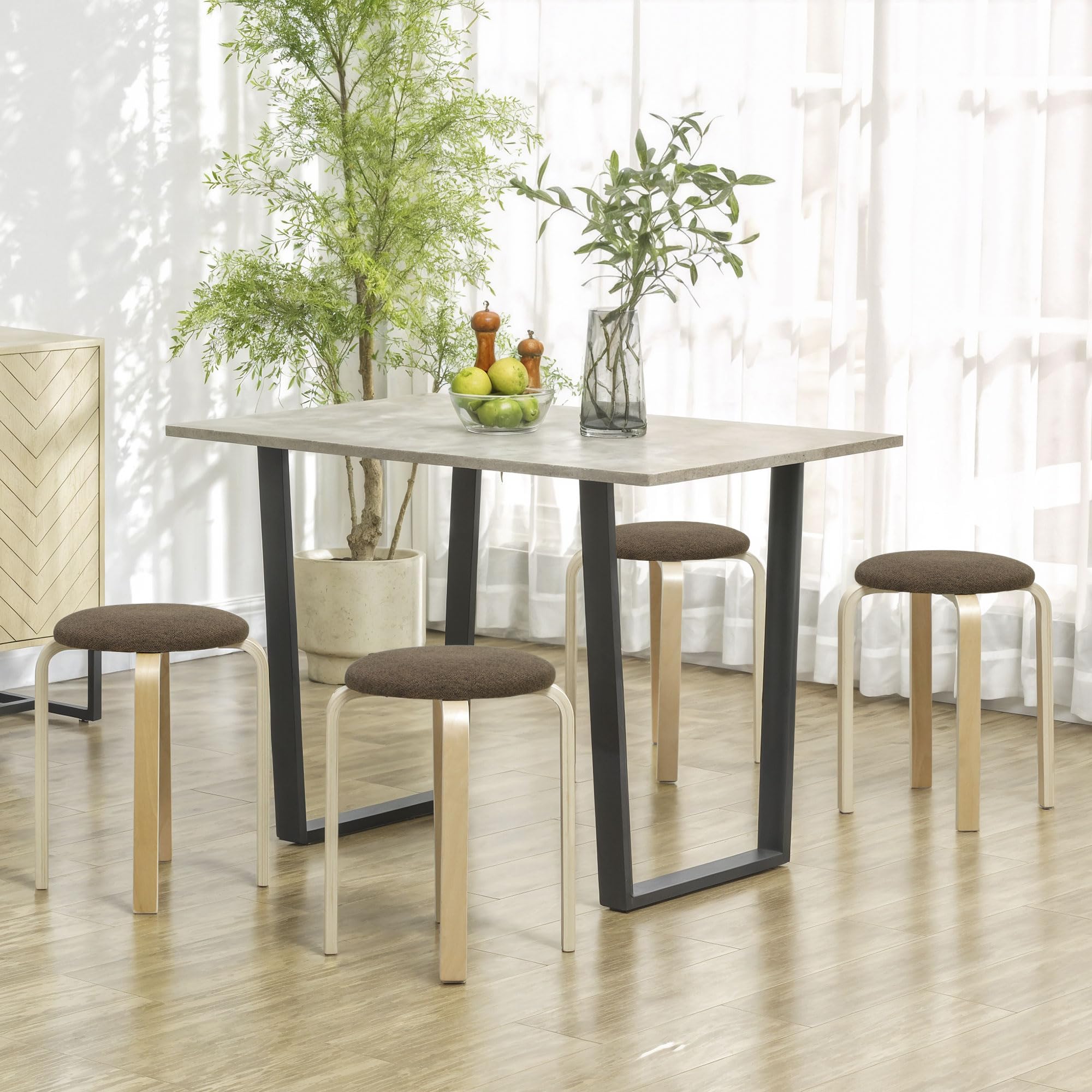 HOMCOM - Lot de 4 tabourets ronds empilables - Tabourets de cuisine bas avec assise rembourrée pour salle à manger, chambre à coucher, bureau, salon - Marron et naturel