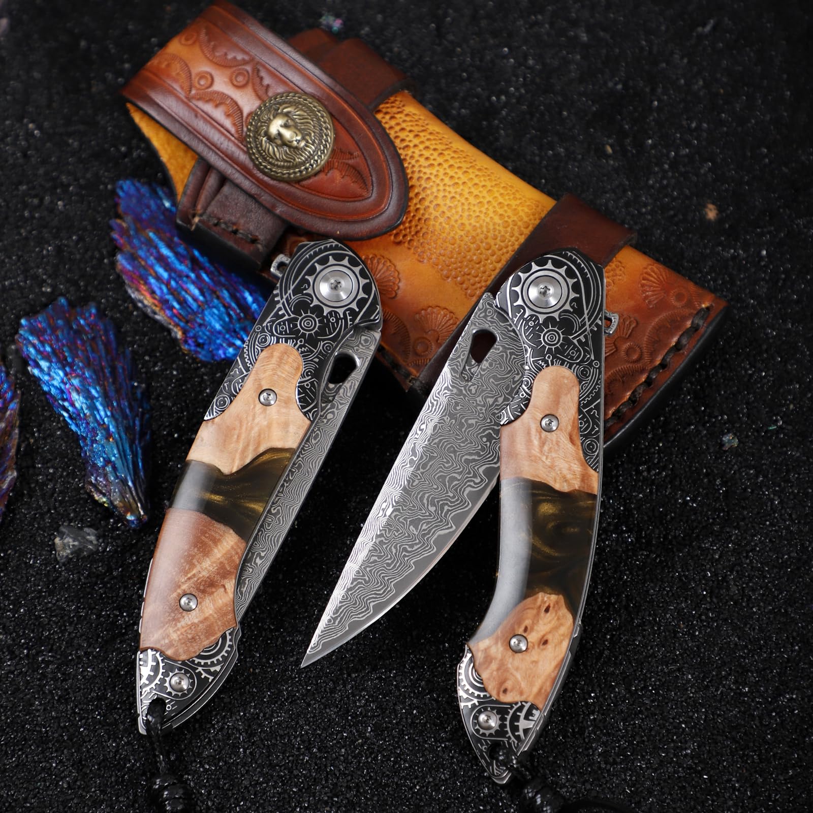 Handgefertigt Damaszener Stahl Taschenmesser, 3,5 „ Klingen Männer und Frauen Klappmesser, mit Lederscheide, Harz und Ahorn Griff, geeignet für Outdoor EDC tragen, Camping Abenteuer Jagd