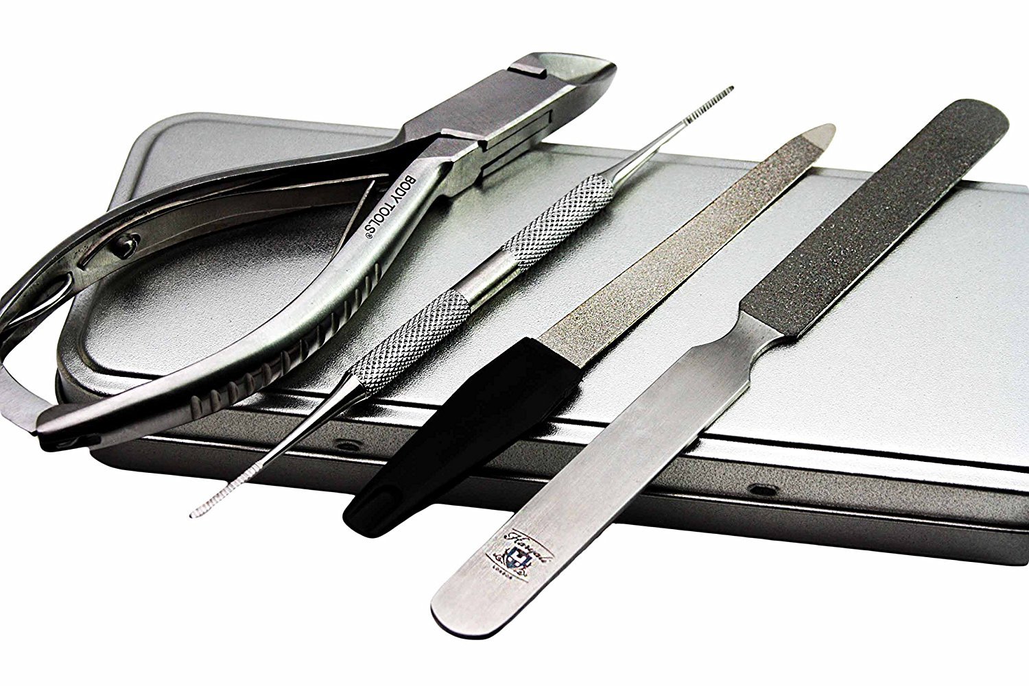 4 Piece Manicure and Pedicure Set. Made from 100% Stainless Steel with Crome Finishing Perfectly Suitable for All Types of Nails