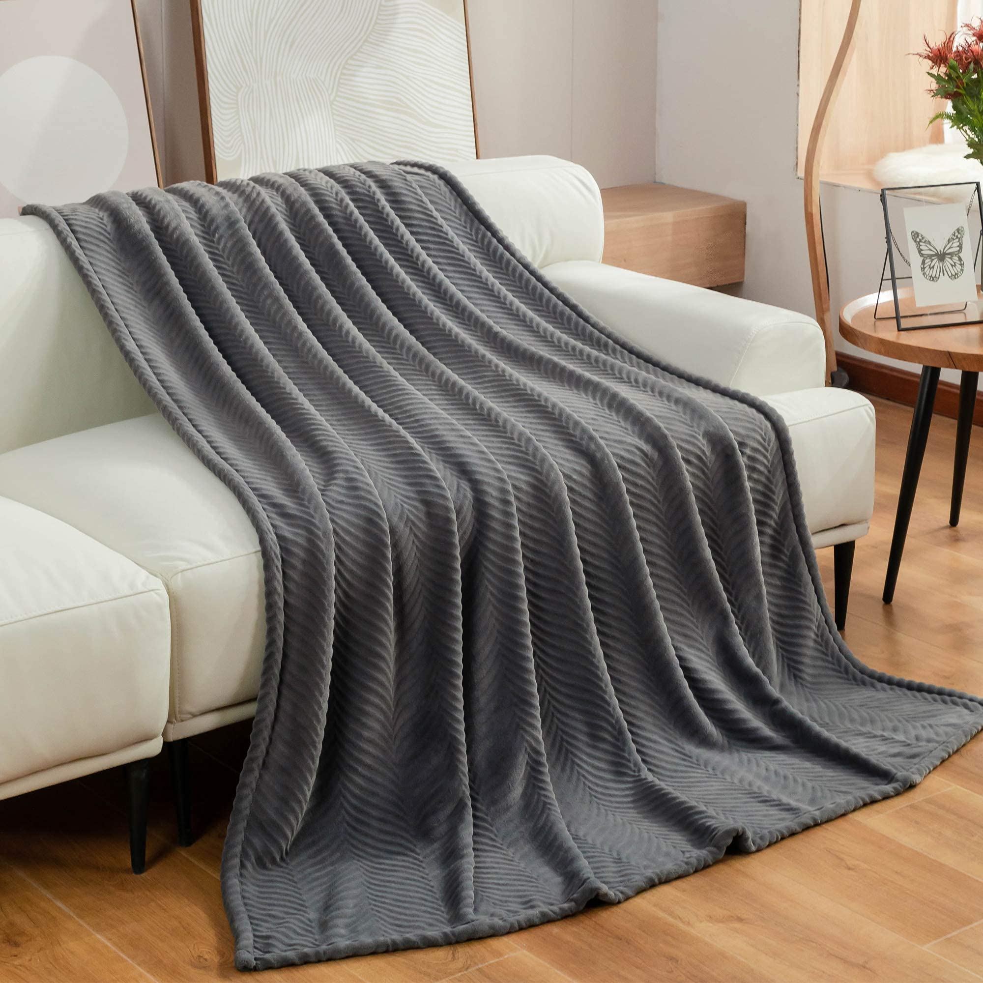 Cozy Bliss Plush Blanket Herringbone Pattern Super Soft Cozy Luxury Plush Throw Blanket Fluffy Anti-Static 320gsm Textured Chevron Blanket for Sofa Bed Travel(Grey, Queen 90"x 90")
