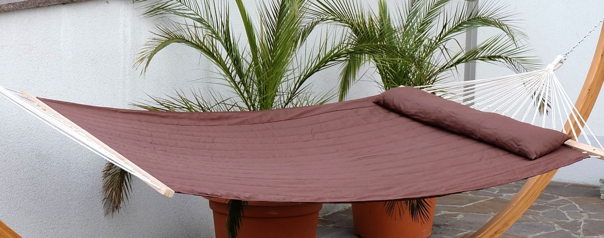 ALEOS. AS-S Design Hängematte 150x200 gefüllt mit Kopfkissen BRAUN aus Baumwolle