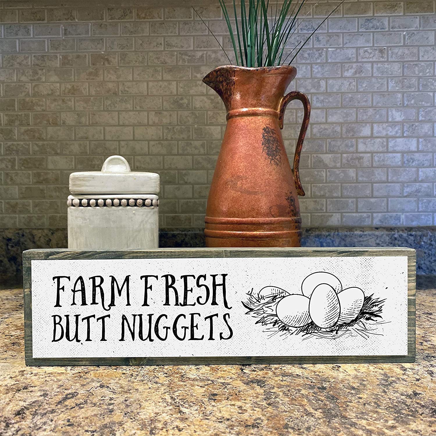 JinGoo Farm Fresh Butt Nuggets - Chicken Signs Tin sign& Metal - Fun Chicken Gifts - Chicken Coop Signs - Farmhouse Decorative Tin signSigns with Quotes Tin signSaying Sign 16x6 Inch