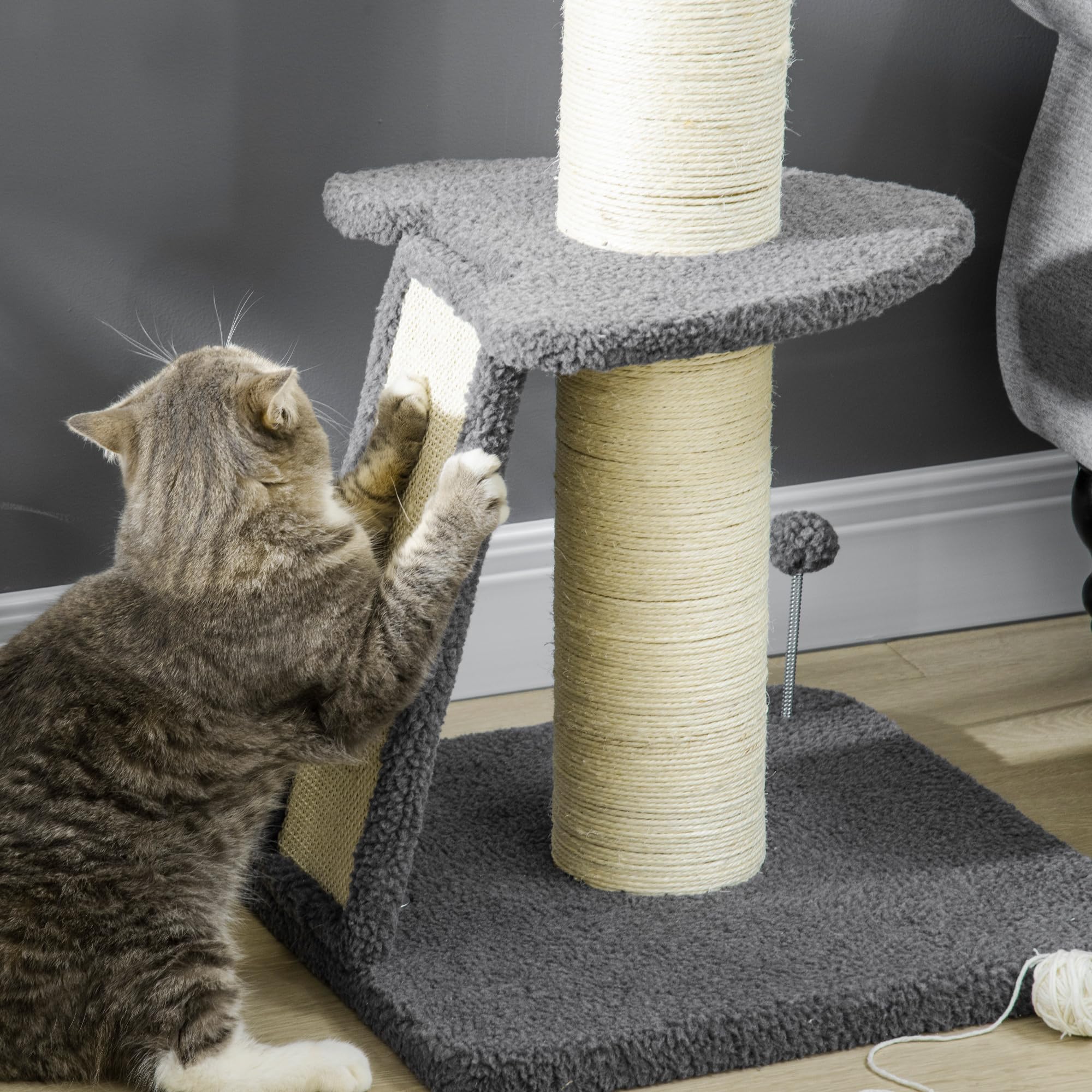 PawHut Torre per Gatti Tiragraffi con Palline e Posatoi, per Gatti max 5kg, in Truciolato, Sisal e Finto Vello d'Agnello, 48x48x92 cm, Grigio e Bianco