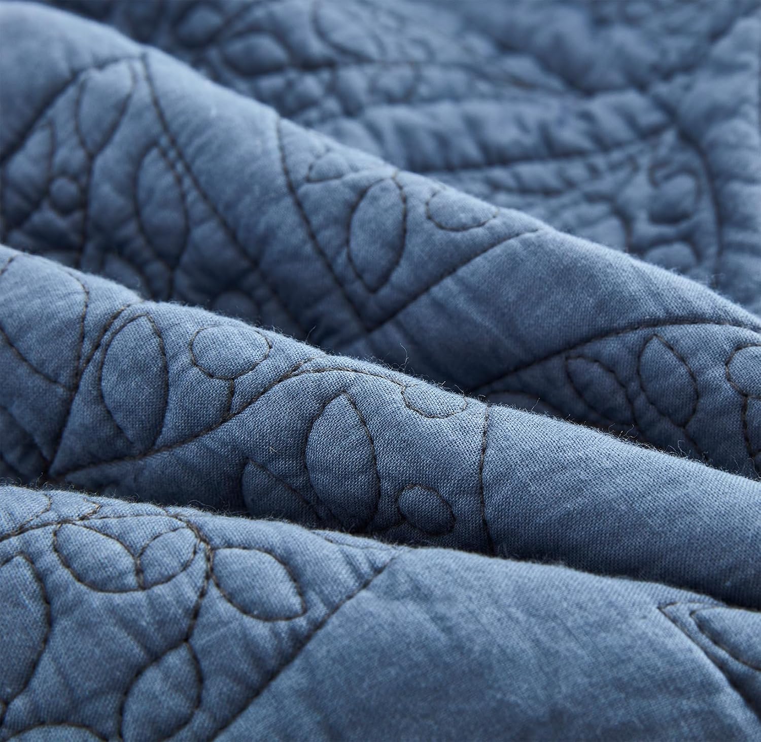 CHIXIN Botanical Cotton Quilt Queen Size - Real Stitching Leaf Pattern - Quilted Bedspread Coverlet Set, Ultra Soft, Lightweight, Reversible, 3 Piece, Navy Blue