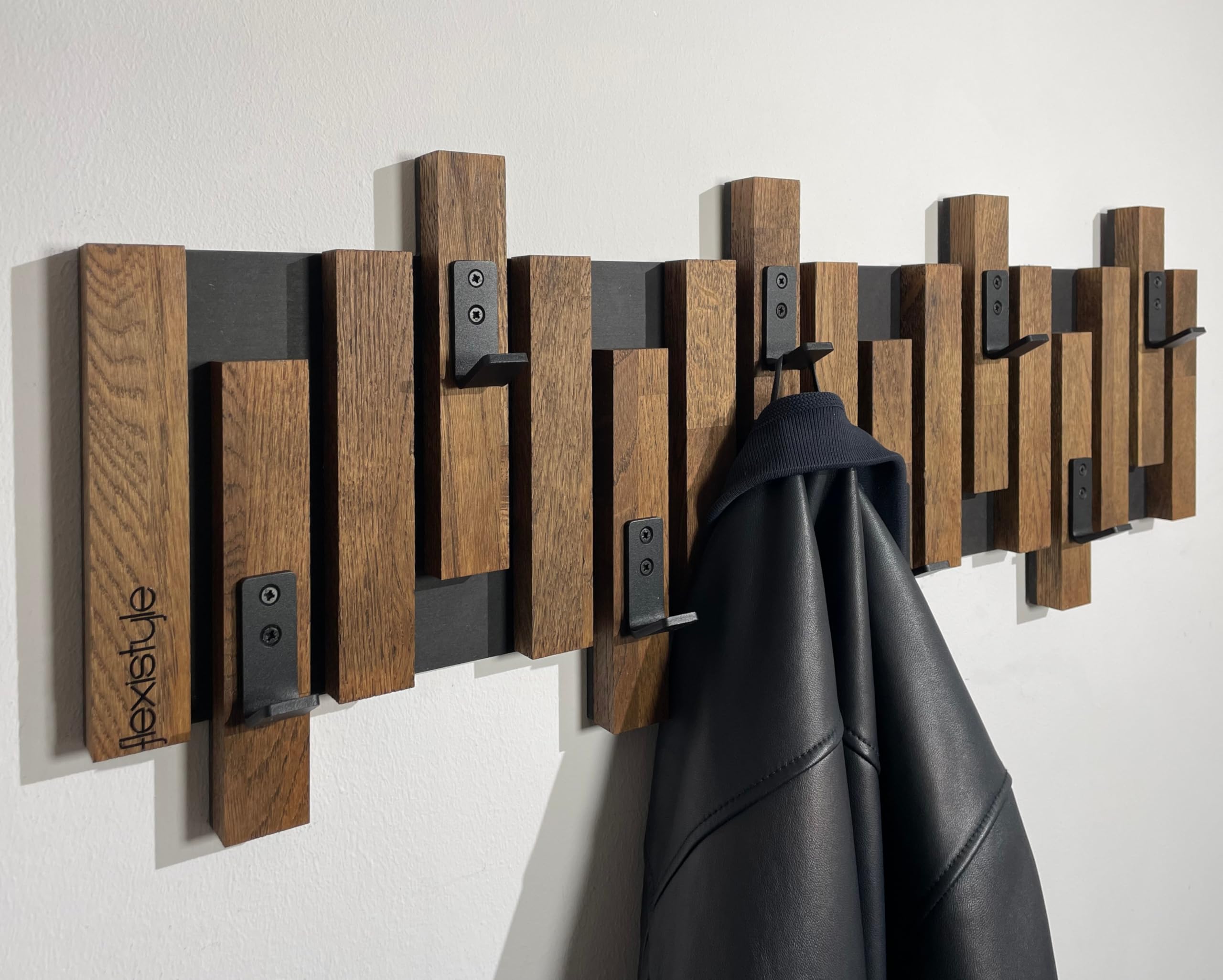 Perchero de pared de madera de roble, diseño de lamas, color negro, moderno, natural, 2 dimensiones (80 cm, marrón)